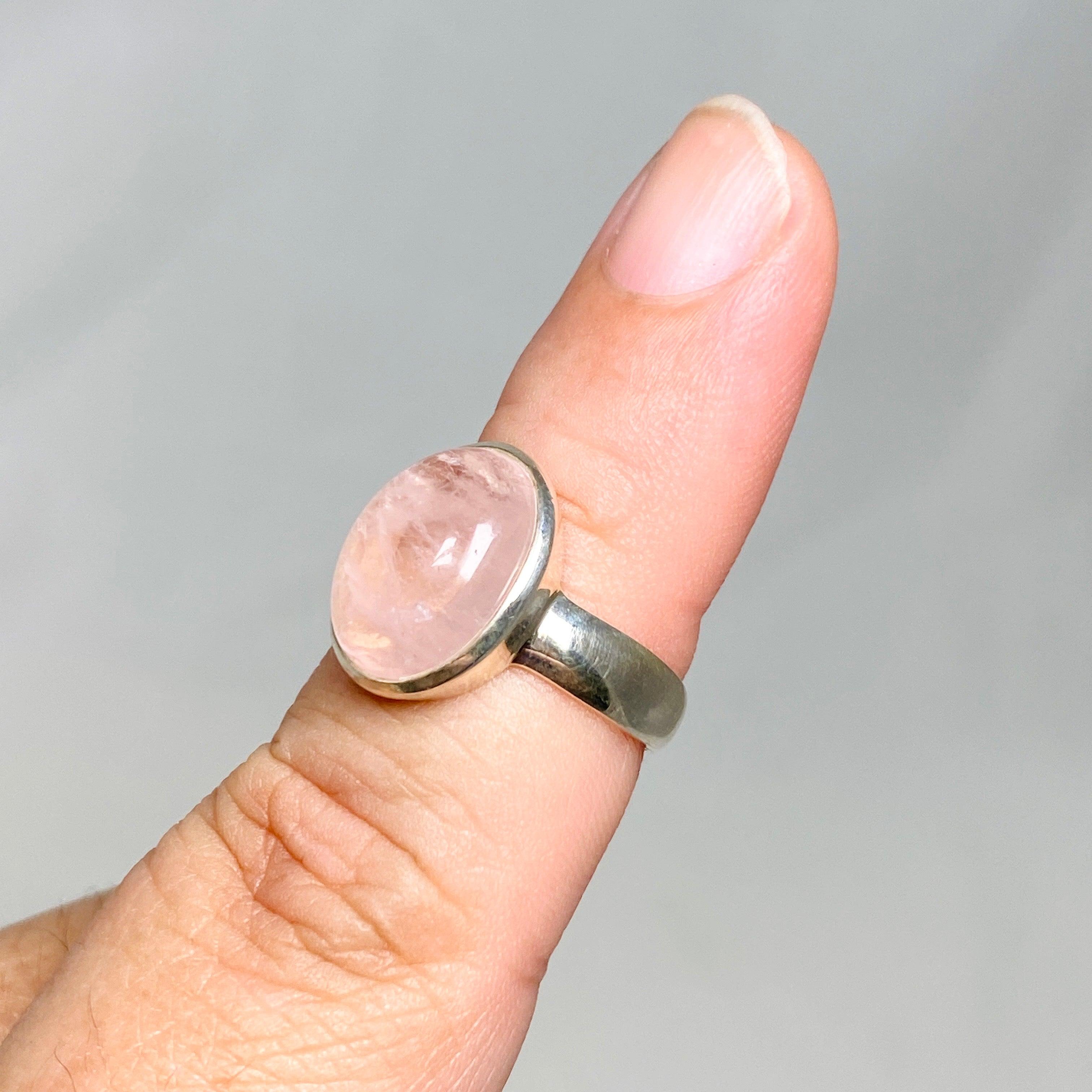 Morganite Oval Ring Size 7 - 14K Rose Gold Engagement Ring for Women, Dainty Stackable Wedding Band, Gift for Her - Perfect for Proposals, Anniversaries & Special Occasions