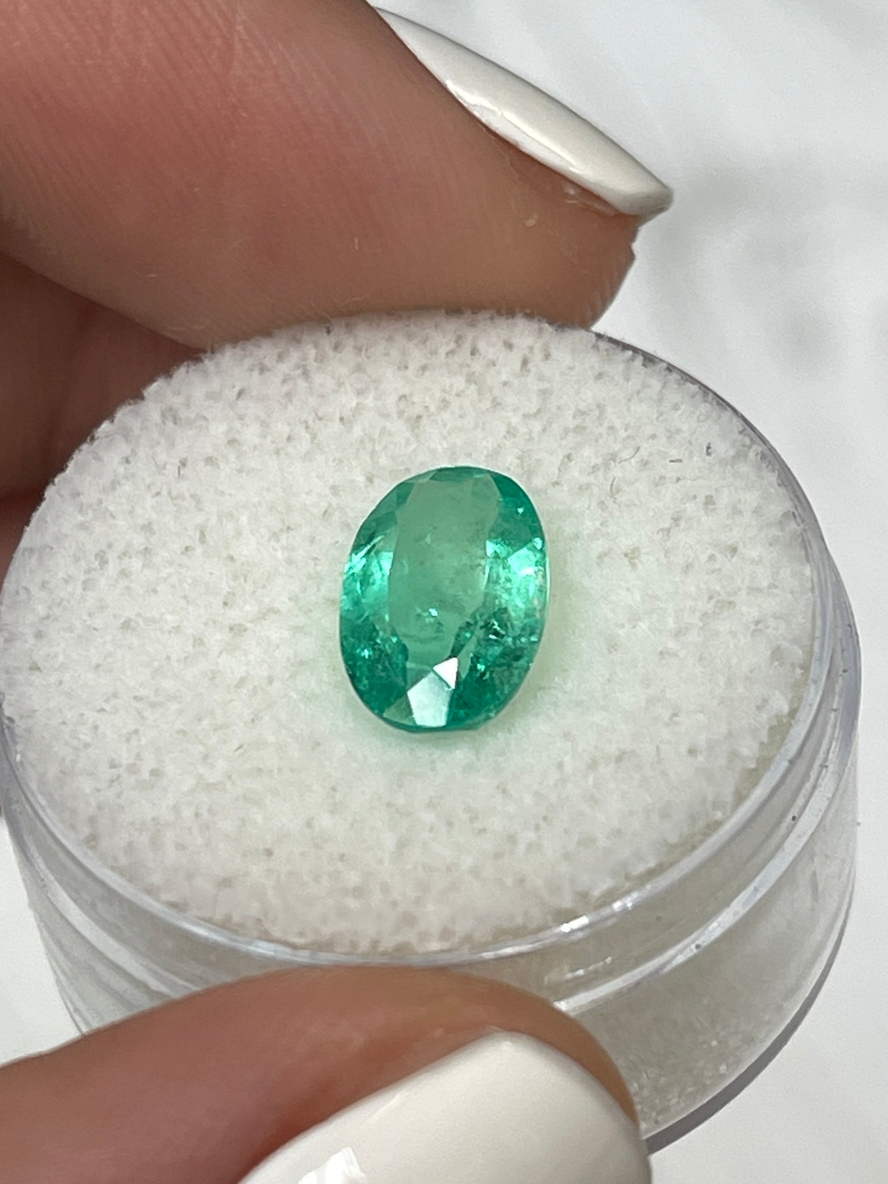 1.98 Carat 11x7mm Natural Colombian Emerald - Oval Cut Loose Green Gemstone for Jewelry Making, Engagement Rings & Fine Collections