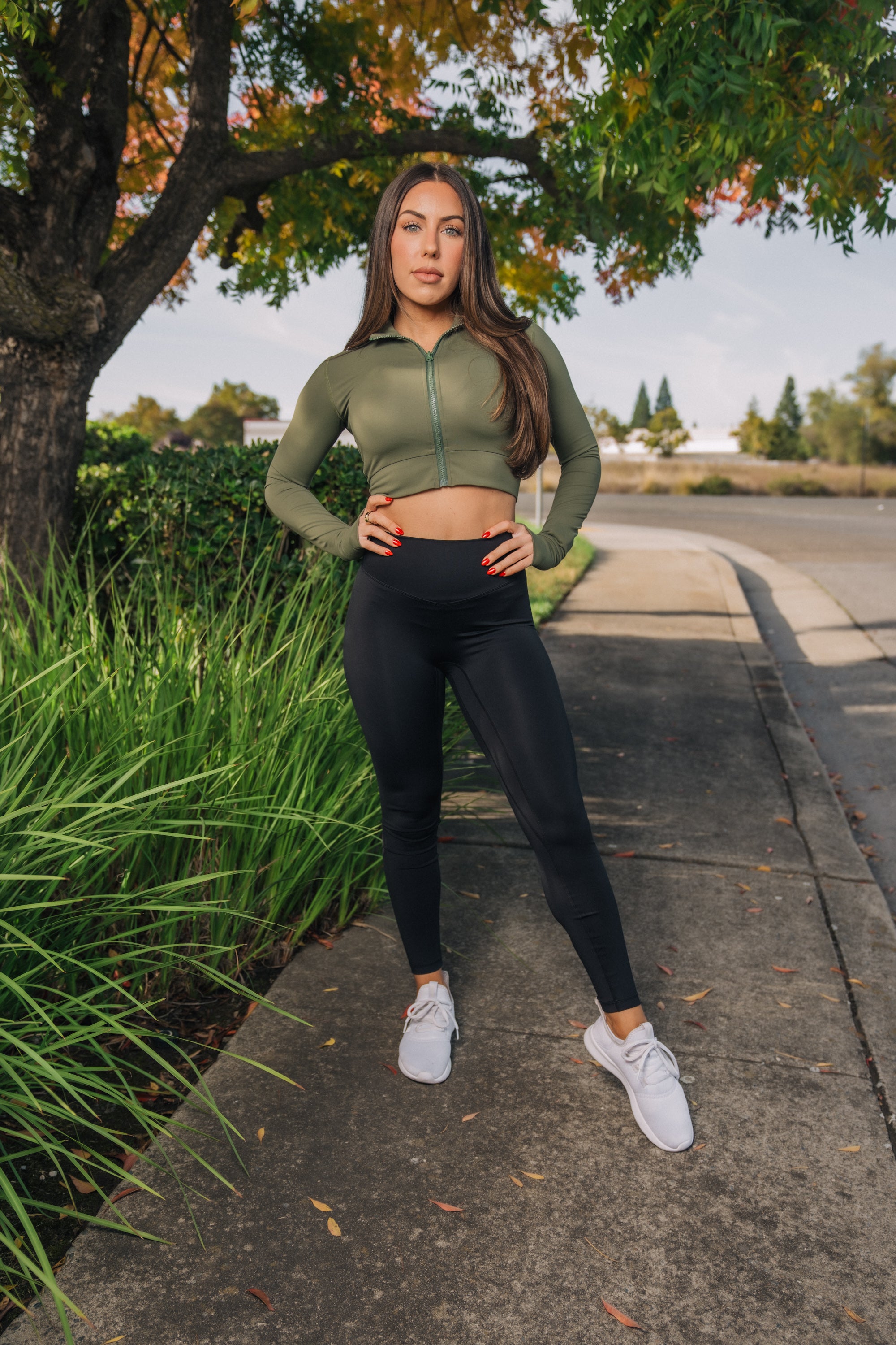 Stylish Cropped Sport Jacket for Women - Lightweight Athletic Zip-Up Hoodie for Running, Yoga & Gym Workouts
