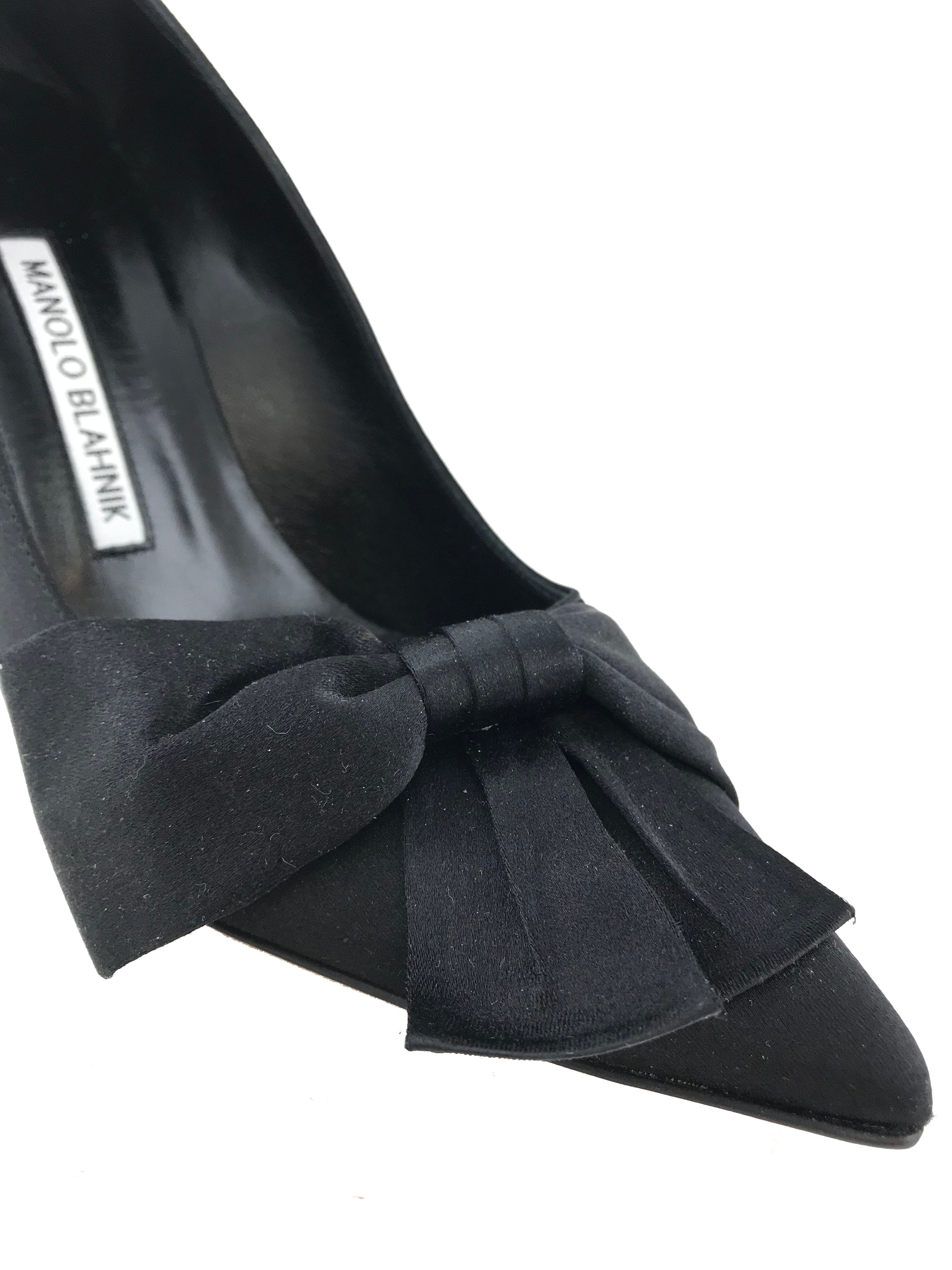 Manolo Blahnik Beccara Satin Bow Pumps Women's Size 7.5 - Elegant High Heel Dress Shoes for Weddings, Parties & Special Occasions