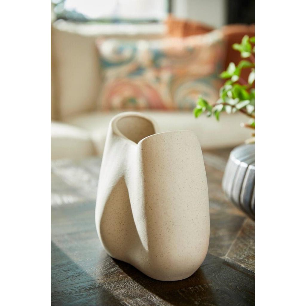 Cyan Design 11776 Organic Pinched Bowl - Handcrafted Grainy White Ceramic Serving Bowl for Salad, Soup & Desserts | Perfect for Dining Table, Kitchen & Home Decor