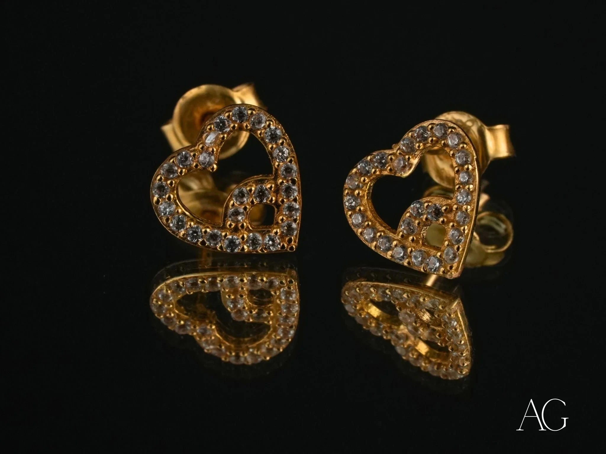 18K Gold CZ Heart Stud Earrings for Women - Romantic Valentine's Day Gift, Anniversary Jewelry - Perfect for Date Nights, Weddings & Special Occasions