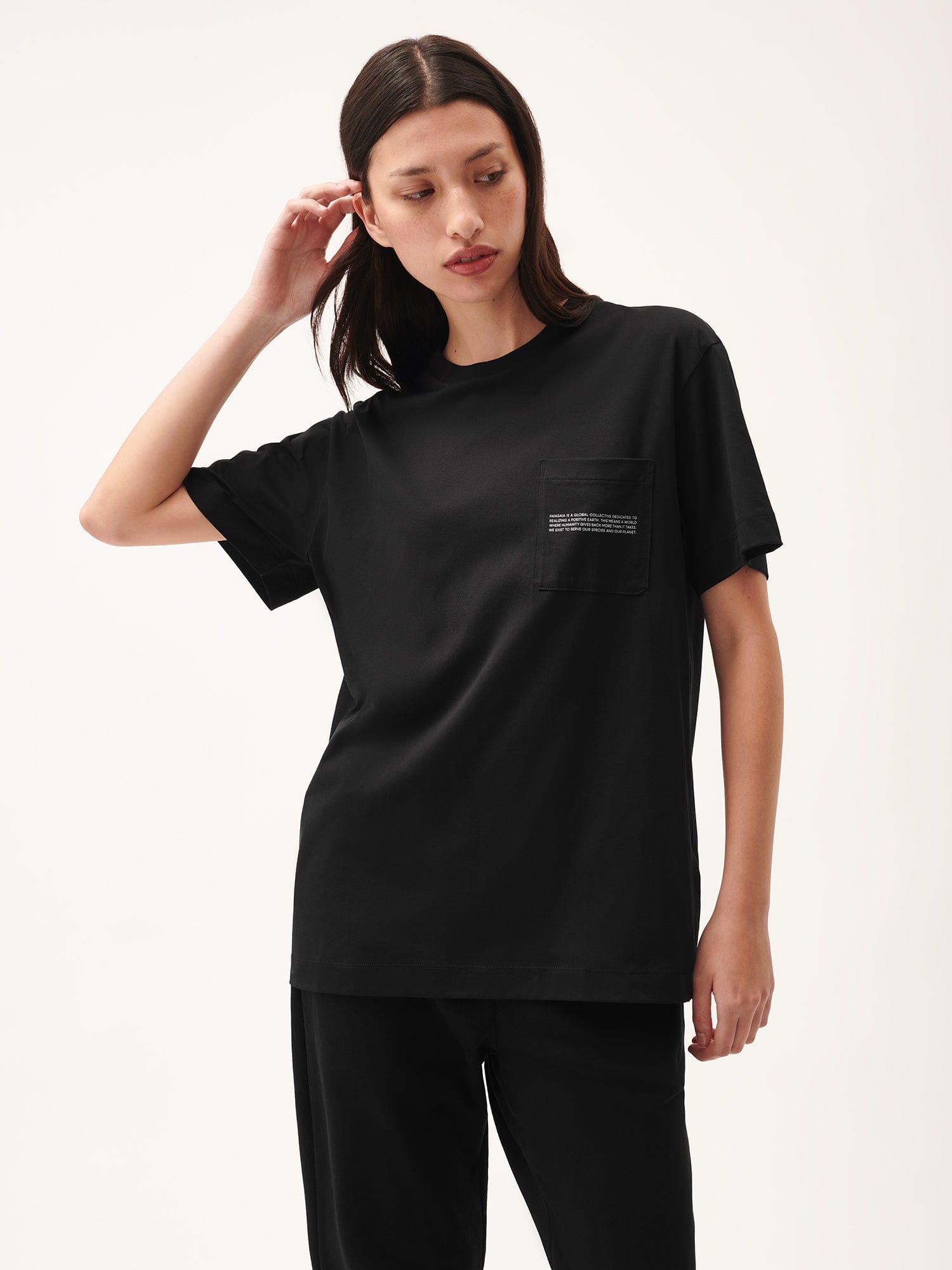 Women's 365 Lightweight Pocket T-Shirt - Soft Comfortable Casual Tee for Everyday Wear - Black - Perfect for Work, Gym & Weekend Outfits