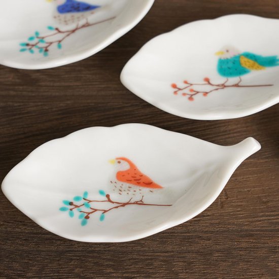 Harekutani Porcelain Bird Leaf Small Plate Chopstick Rest - Elegant Japanese Tableware for Sushi, Asian Dining & Home Decor