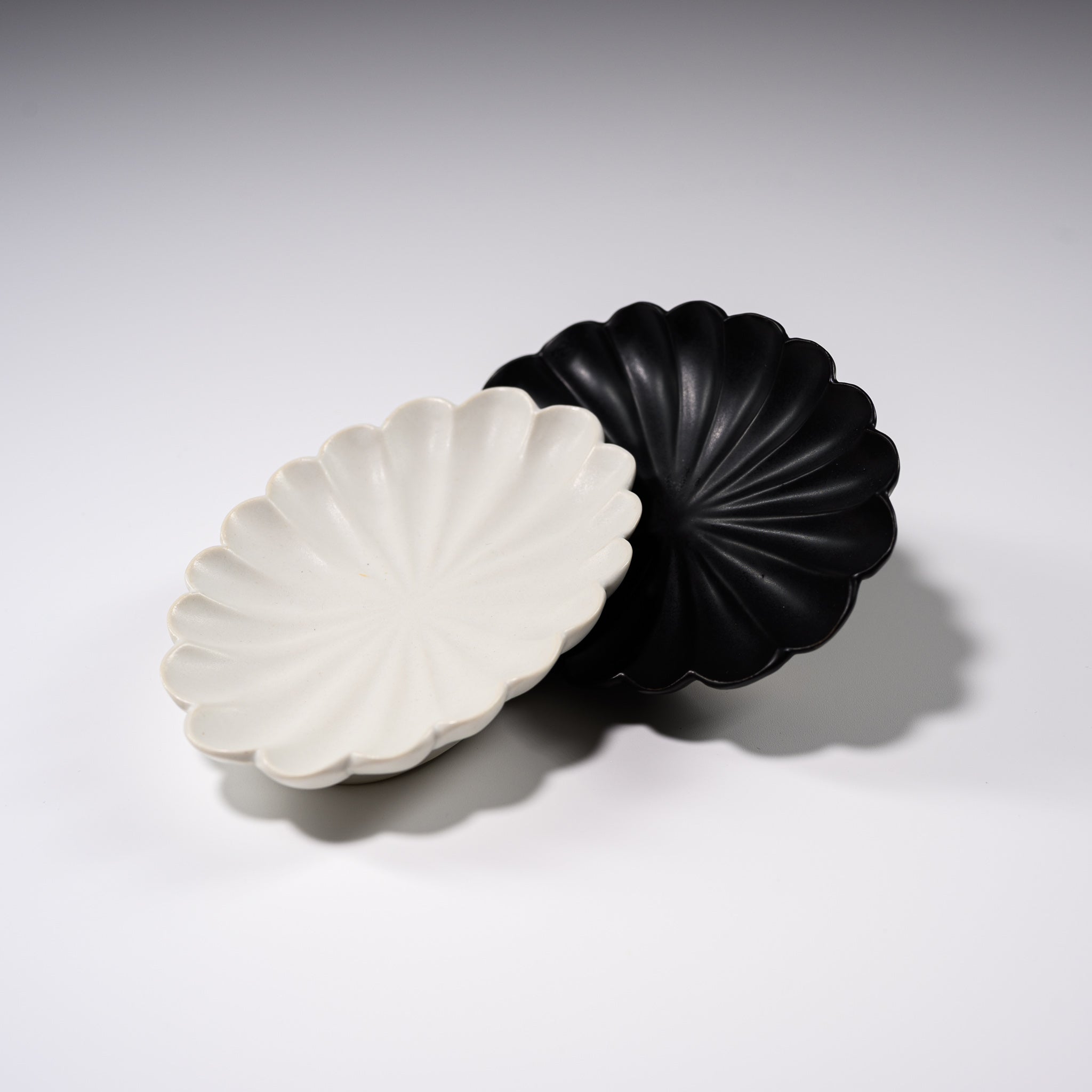 Handmade USUKIYAKI Small Oval Dish - Authentic Japanese Pottery for Sushi, Soy Sauce & Condiments | Perfect for Dining Table & Kitchen Decor