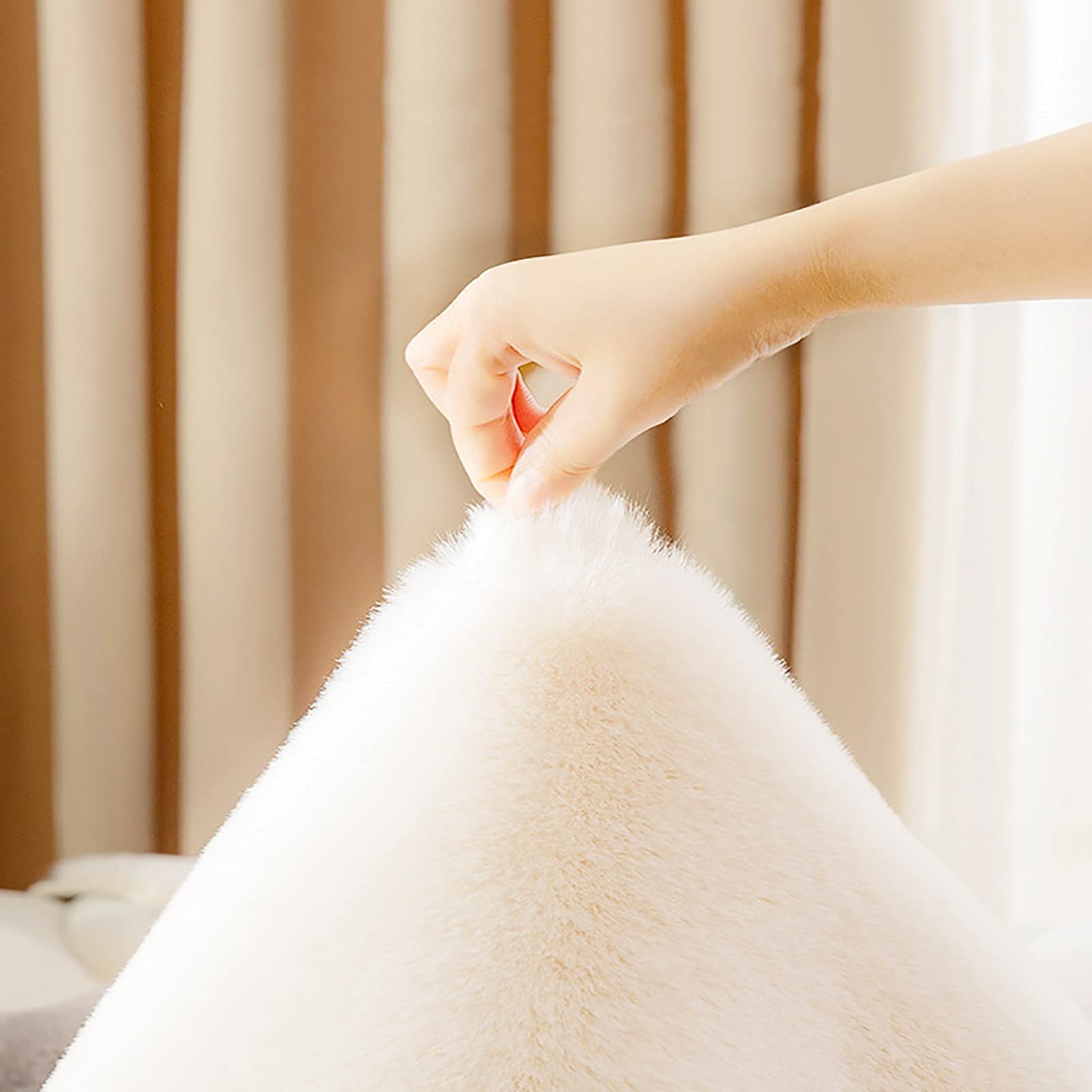Soft Faux Fur Plush Sofa Cover for 3-Cushion Sectional Couch, Thick Pet-Friendly Slipcover Protector (90x210cm, White) - Perfect for Living Room, Family Room & Pet Furniture Protection