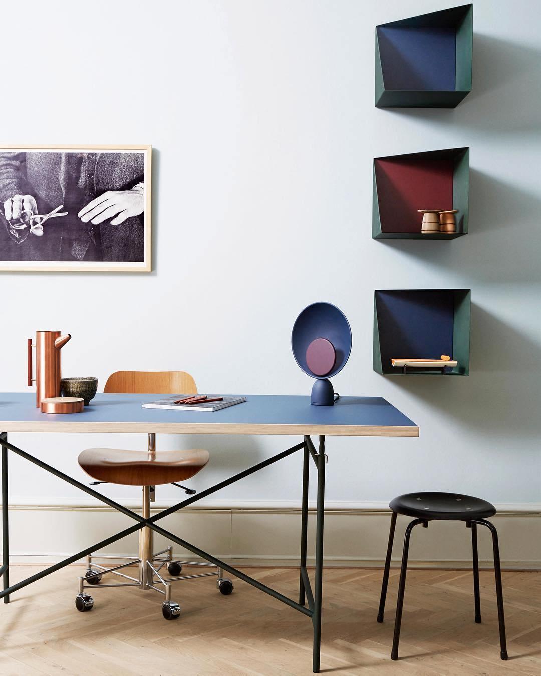 Blooper Table Lamp - Modern LED Desk Light for Home Office, Bedroom & Living Room - Perfect for Reading, Working & Decor