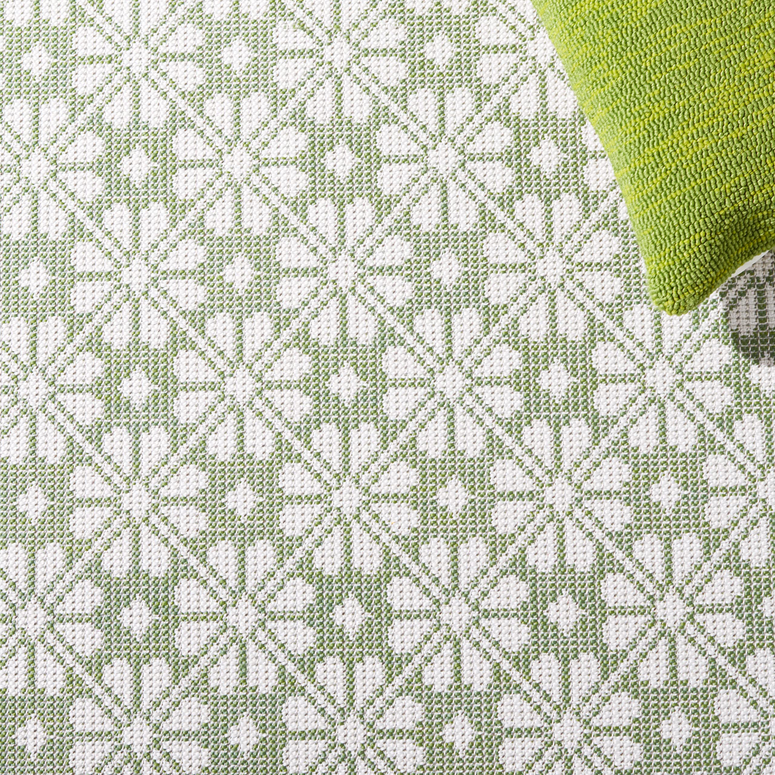 MARTHA STEWART x SAFAVIEH MSR4491Y 9' x 12' Green & Ivory Indoor Outdoor Rug - Waterproof, Washable, Durable for Mudroom, Backyard, Patio, Deck & High Traffic Areas