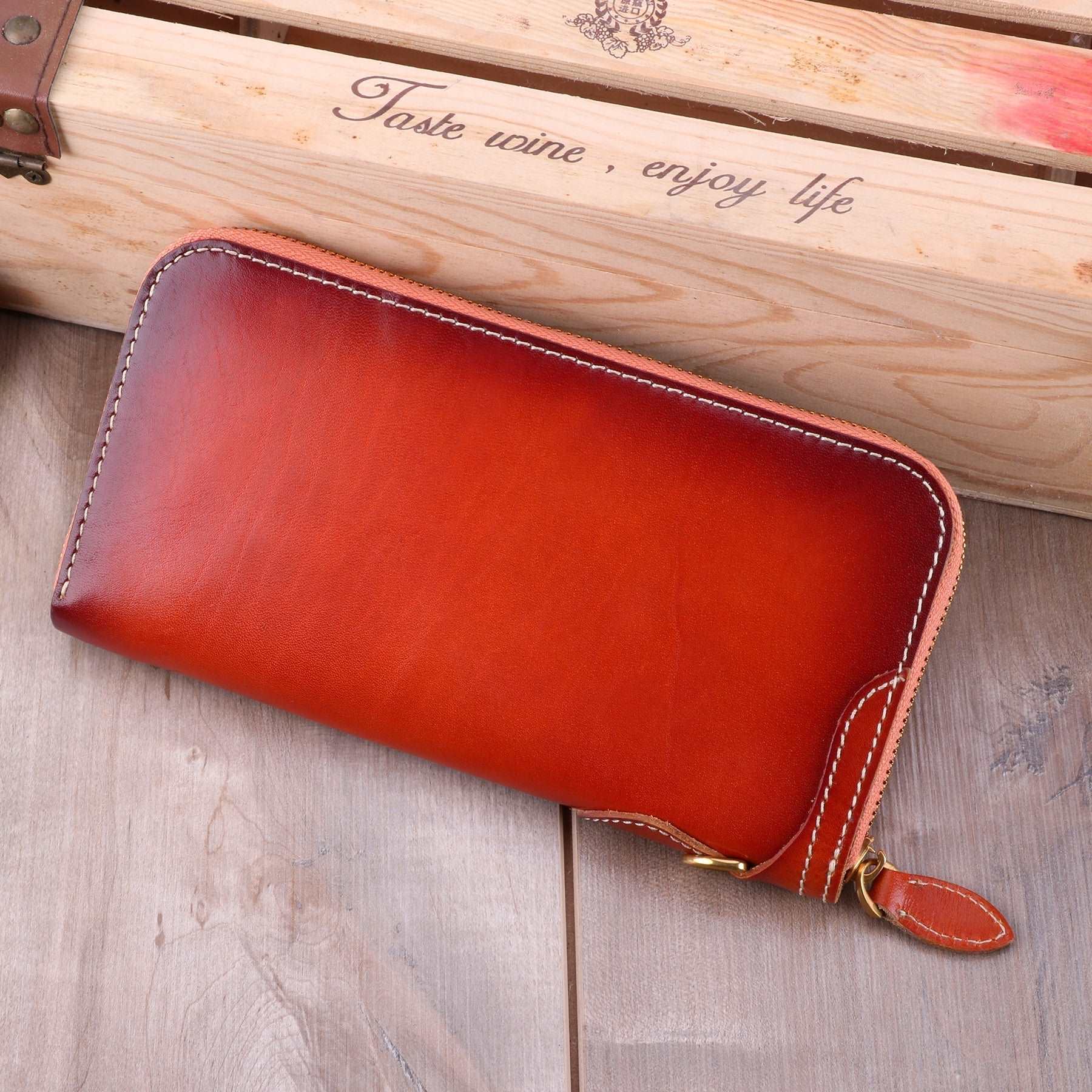 Vintage Leather Zip Wallet for Women - Stylish Retro Design with Multiple Card Slots & RFID Protection - Perfect for Everyday Use, Travel & Gift Giving