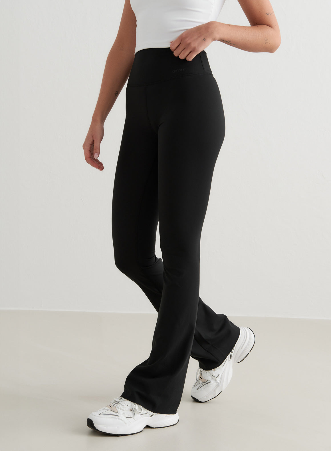 Black Sense Flare Yoga Tights for Women - High Waisted Stretchy Workout Leggings - Perfect for Yoga, Running, Gym & Lounge Wear