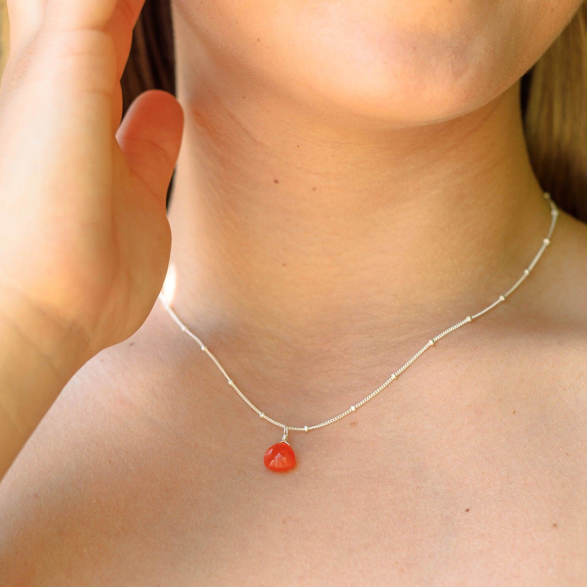 Natural Carnelian Teardrop Crystal Pendant Necklace - Healing Stone Jewelry for Women, Chakra Balancing & Energy Protection - Perfect for Meditation, Yoga & Spiritual Gifts