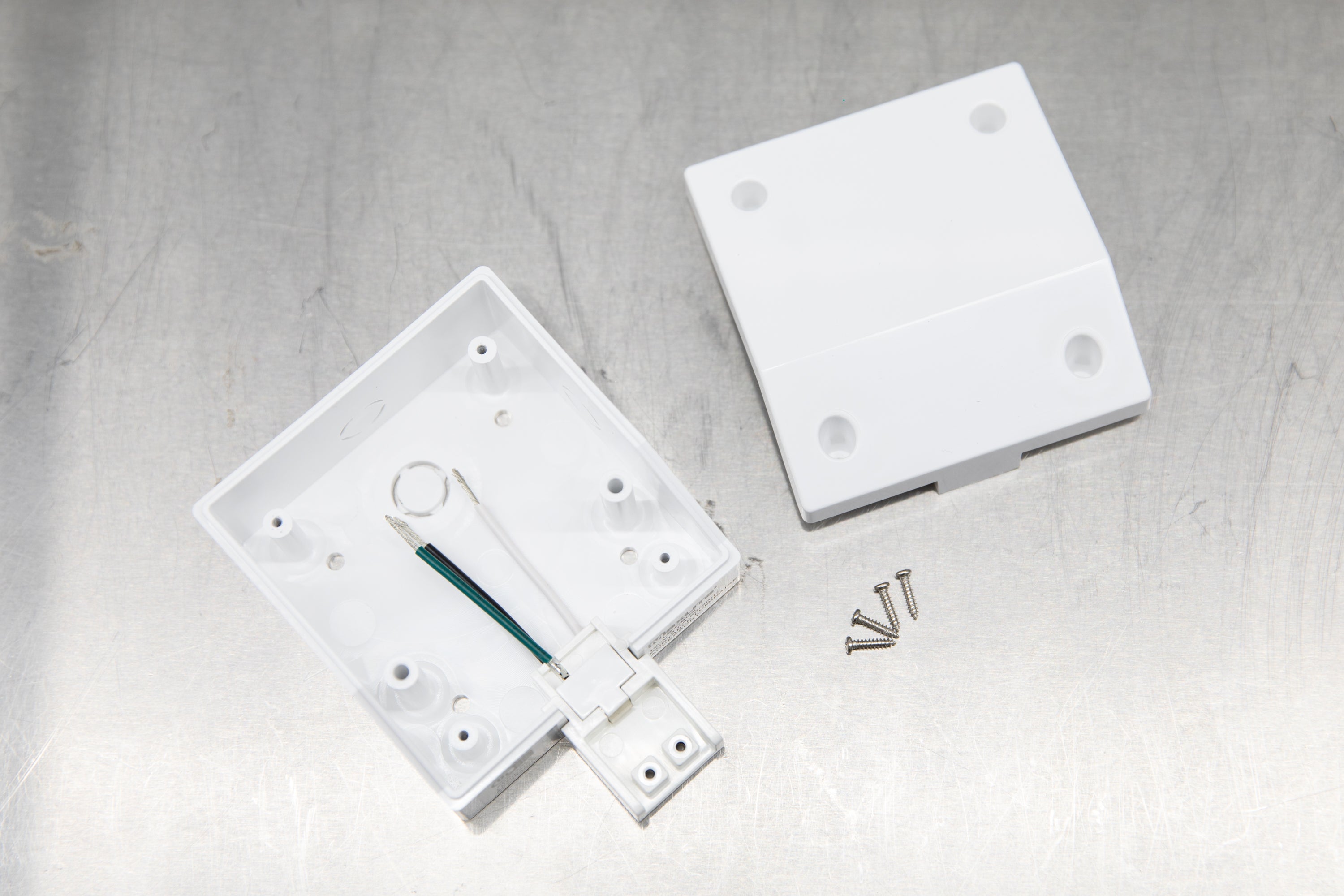 Under Cabinet Light Connector Box - Dimmable LED Power Supply for Kitchen Lighting, Cabinet Lights - Perfect for Home, Office, and Retail Display Lighting