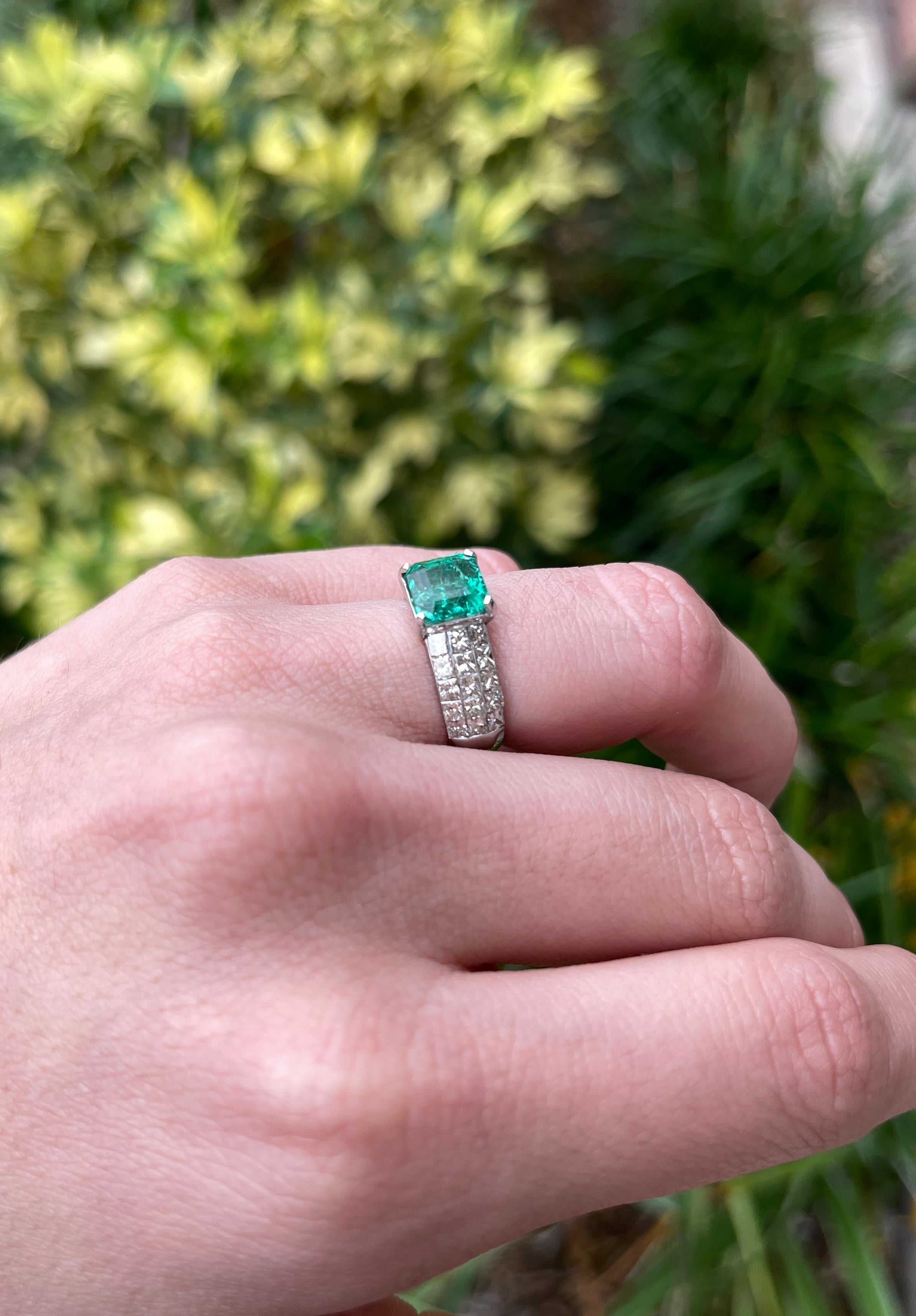 5.40tcw Emerald & Princess Cut Diamond 6mm Wide 18K Gold Wedding Band - Elegant Bridal Ring for Engagement, Anniversary & Special Occasions