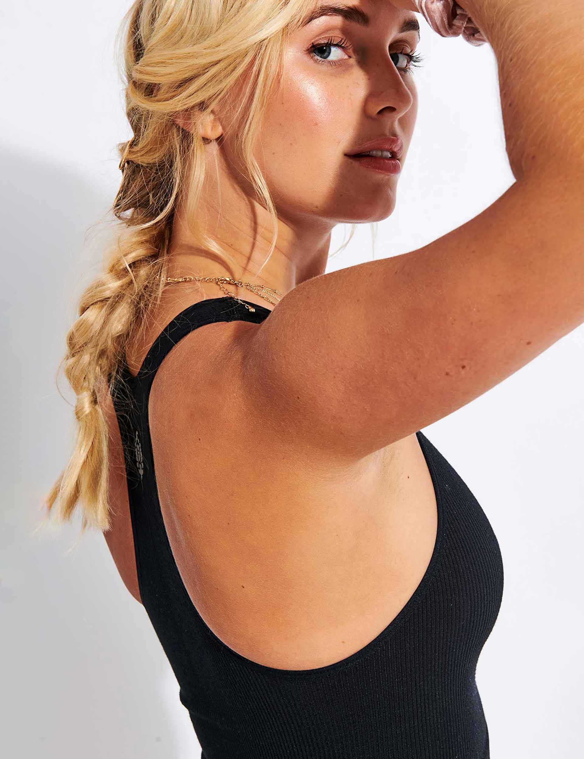 Free Throw Crop Top in Black - Perfect for Basketball, Workouts & Casual Streetwear