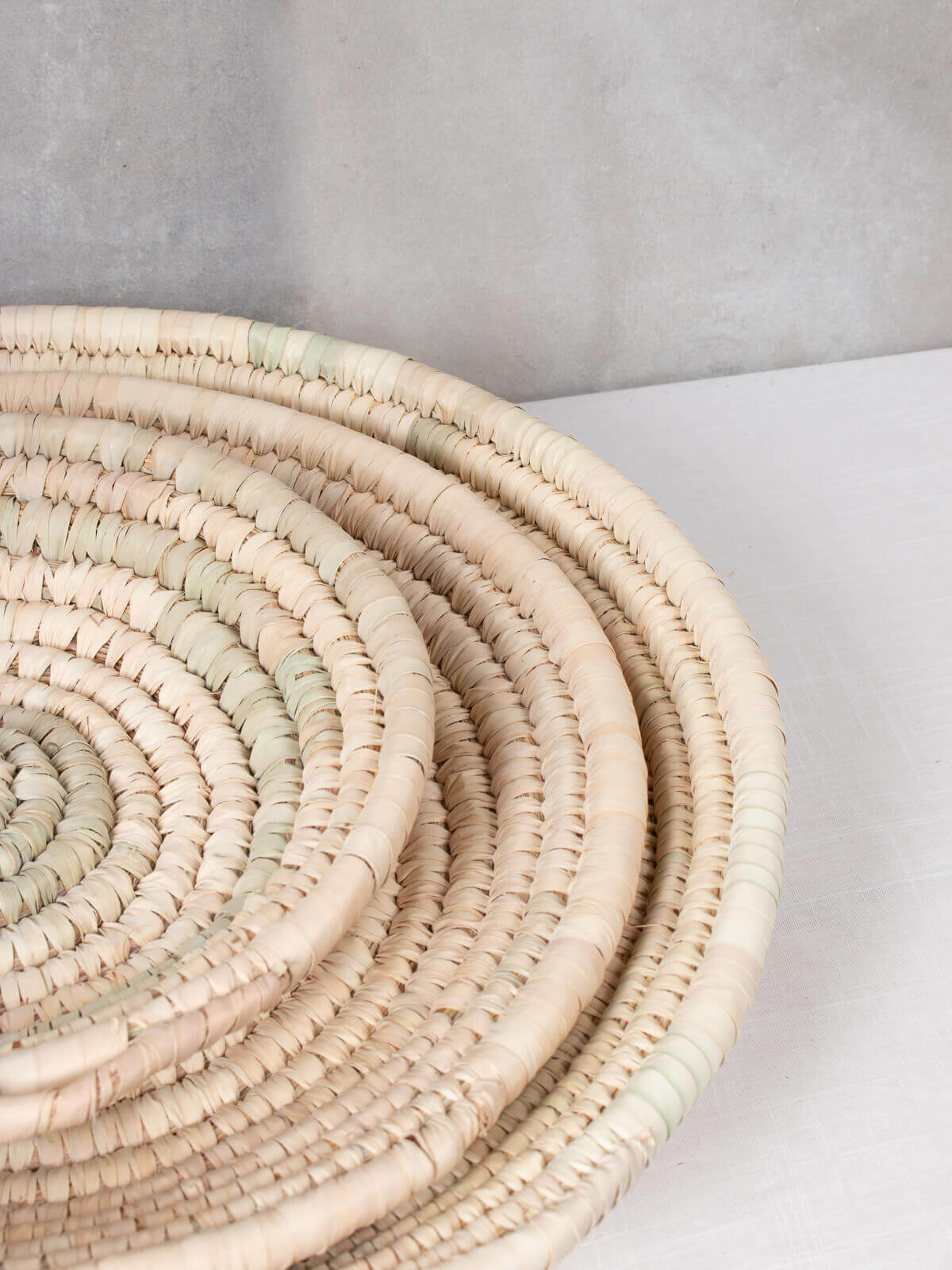 Eco-Friendly Palm Leaf Woven Plates - Biodegradable Dinnerware Set for Parties, Picnics & Sustainable Living | Natural Disposable Plates for Weddings, BBQ & Outdoor Dining