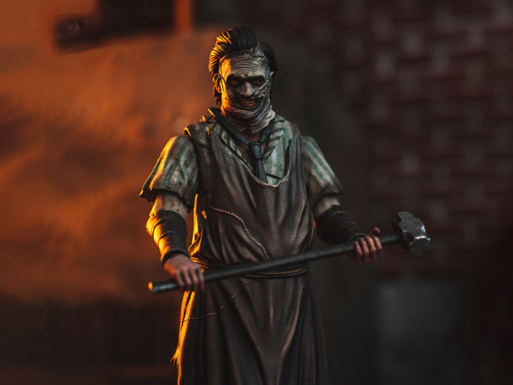 1/18 Scale HIYA 4-Inch Action Figure - The Texas Chainsaw Massacre (2003) Leatherface Collectible - Horror Movie Character Model for Display & Collection - Perfect for Horror Fans & Action Figure Enthusiasts