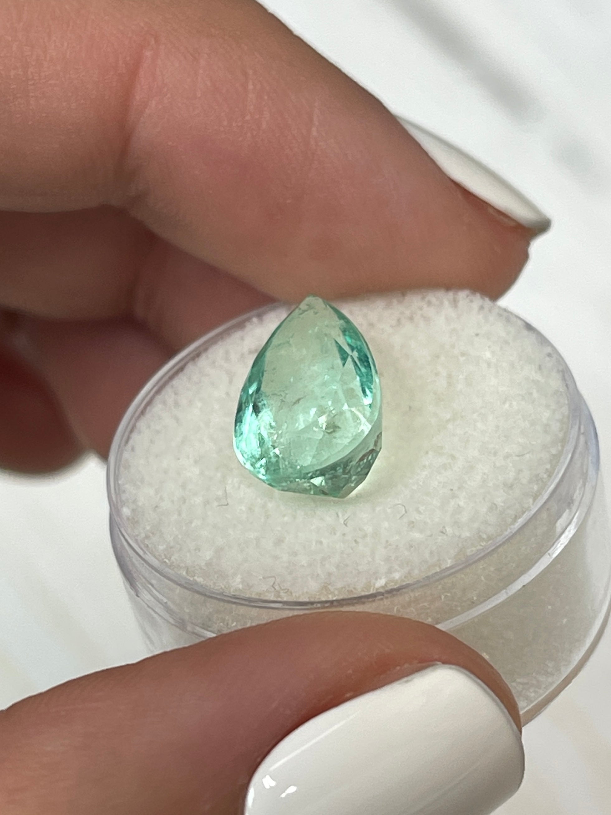 5.57 Carat Natural Colombian Emerald Pear Cut Loose Gemstone - Radiant Light Green for Jewelry Making & Engagement Rings