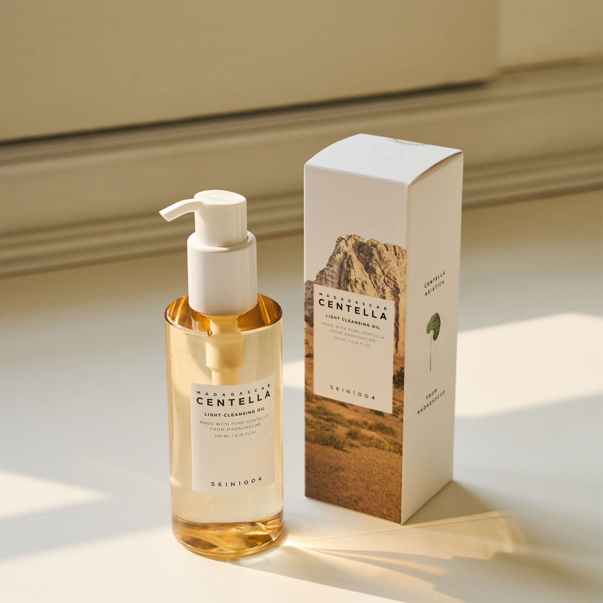 SKIN1004 Madagascar Centella Light Cleansing Oil 200ml - Gentle Facial Cleanser for Sensitive Skin | Perfect for Daily Makeup Removal & Skincare Routine