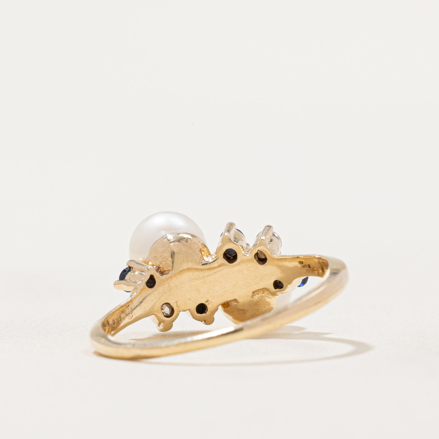 Pearl Sapphire & Diamond Wave Ring - 0.18 Carat Total Weight (CTW) - Size 8 - Elegant Stackable Jewelry for Women - Perfect for Weddings, Anniversaries & Everyday Wear