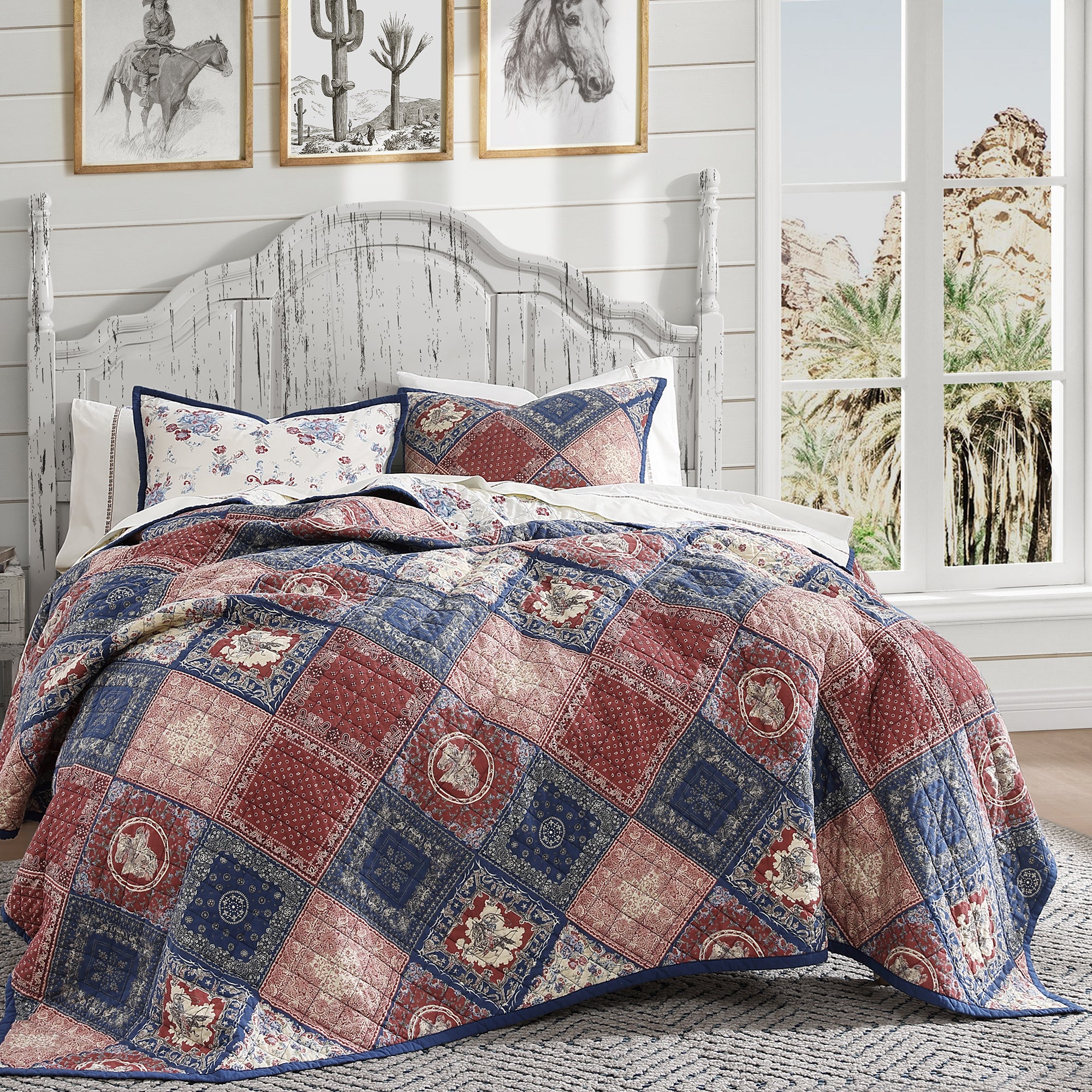Reversible Patchwork Bandana Quilt Set - Stylish & Comfortable for Home Decor, Picnics, and Outdoor Adventures