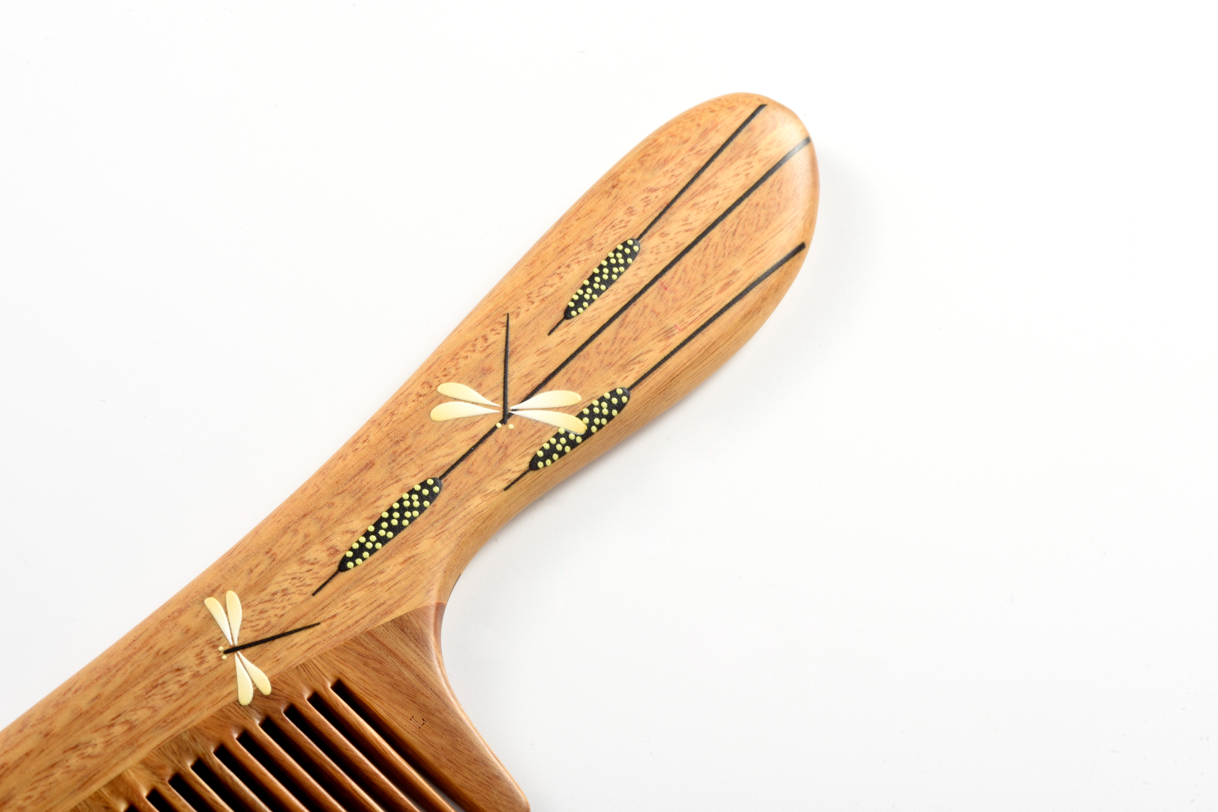 Elegant Wooden Comb with Dragonfly Design - Natural Hair Care for Smooth & Tangle-Free Styling - Perfect for Daily Use, Travel & Gifts