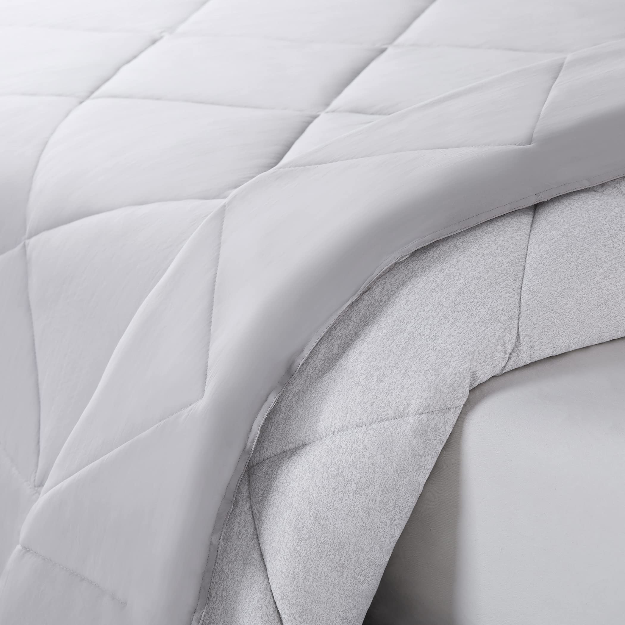 Serta SuperSoft Cooling 5-Piece Reversible Comforter Set with Sheets & Pillowcases - All-Season Microfiber Bedding for Twin/Twin XL Beds | Perfect for Guest Rooms, Dorms & Cozy Nights