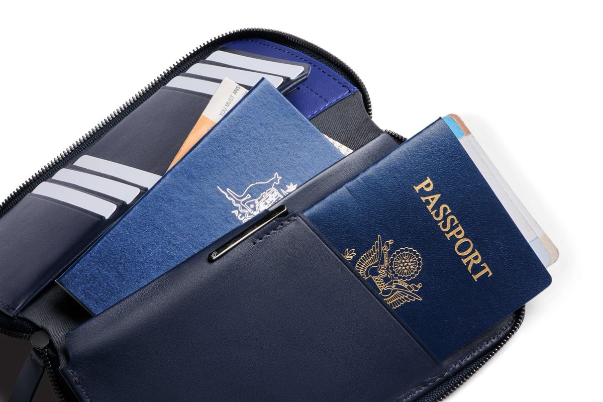 Bellroy Travel Folio Second Edition - Premium Leather Passport Holder & Travel Wallet for Men & Women - Perfect for Airports, Business Trips & International Travel