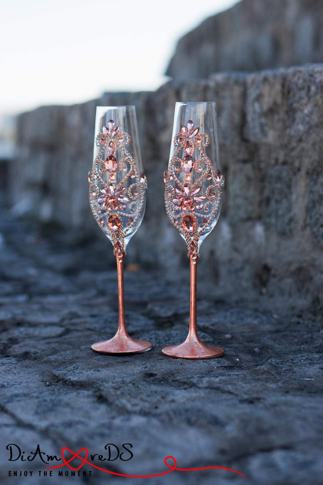 Elegant Rose Gold Champagne Flutes for Wedding Toasting - Personalized Wedding Glassware Set - Perfect for Wedding Decor, Anniversary Celebrations & Romantic Dinners