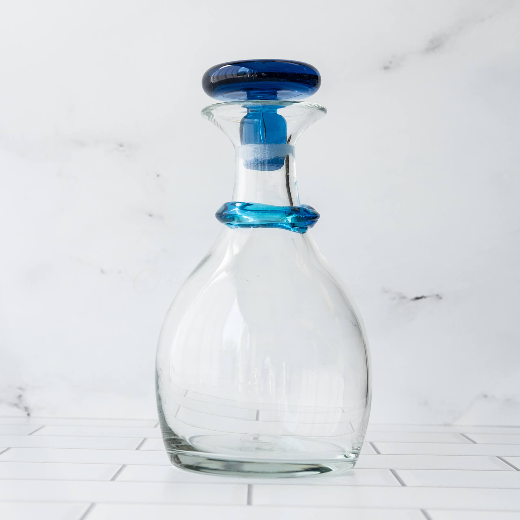 7619 Crystal Ring Decanter with Turquoise - Elegant Glass Liquor Decanter for Whiskey, Wine & Bourbon - Perfect for Home Bar, Gifts & Special Occasions