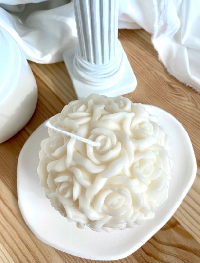 Rose Blossom Scented Candle - Natural Soy Wax Aromatherapy Candle for Relaxation, Home Decor & Romantic Ambiance | Perfect for Bedroom, Bathroom & Gift Giving