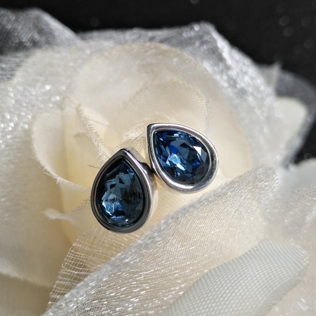 Platinum Teardrop Stud Earrings with Austrian Crystals for Women - Elegant Party Jewelry