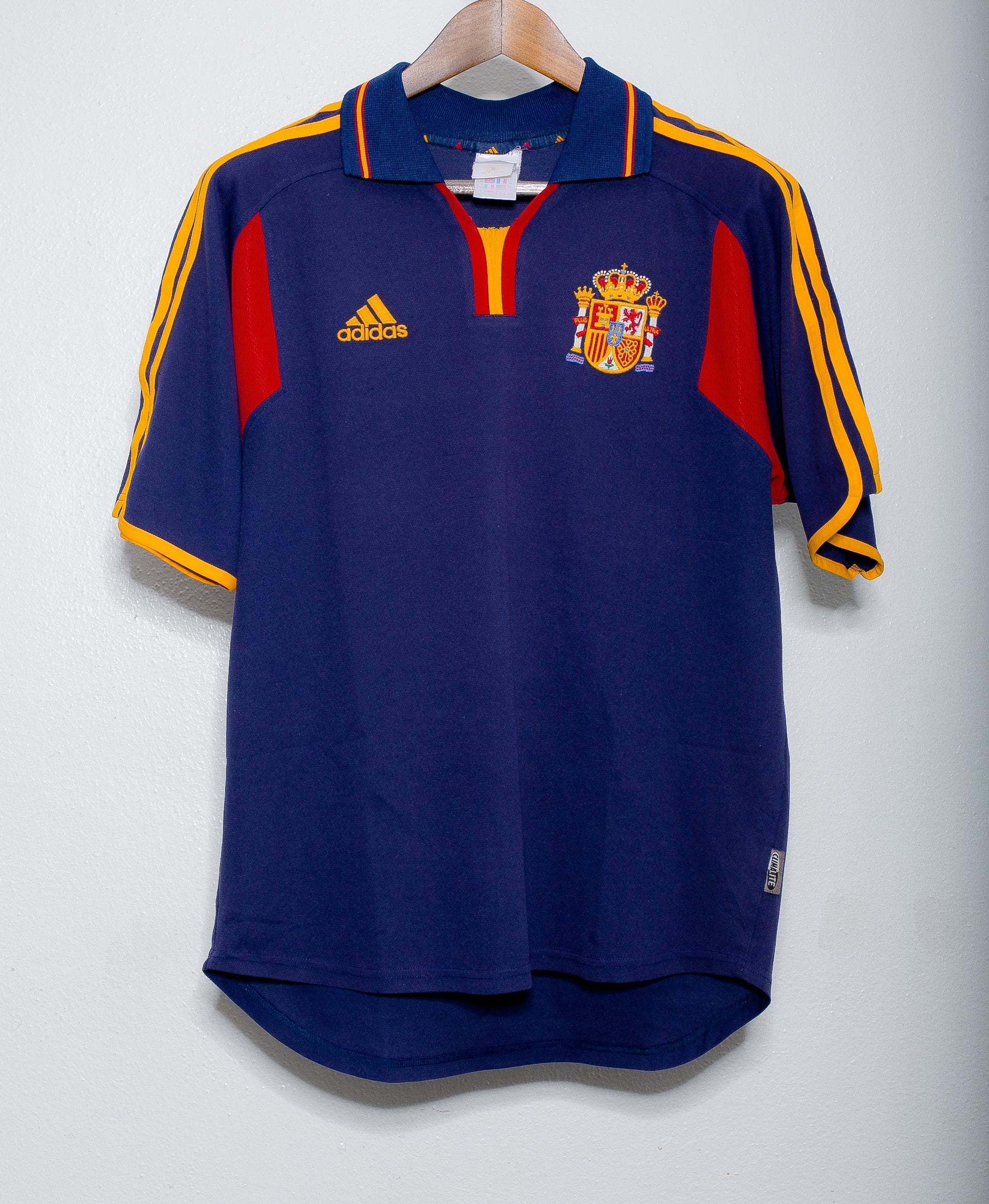 Authentic 2000 Spain Away Soccer Jersey (Men's) - Retro Football Shirt for Fans & Collectors - Perfect for Matches, Parties & Gifting
