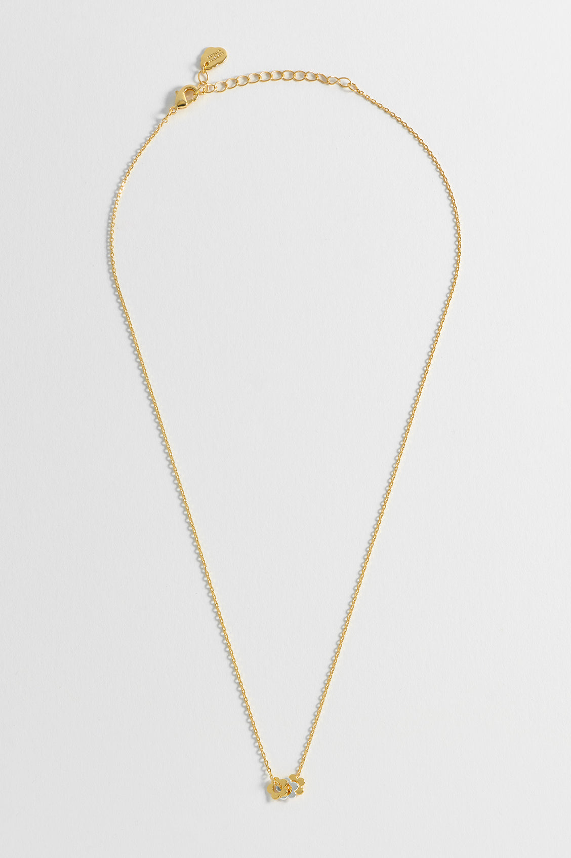 Elegant Trio Flower Necklace for Women - Dainty Floral Pendant Jewelry Gift for Her - Perfect for Weddings, Date Nights & Special Occasions