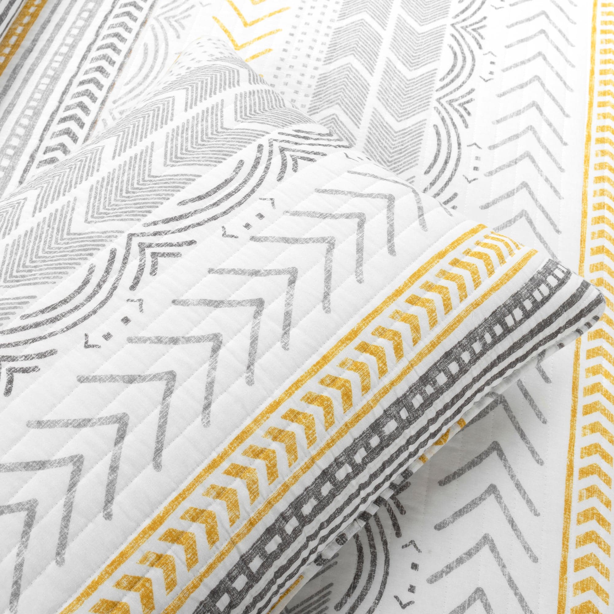 Hygge Geo Quilt 3 Piece Set - Soft Geometric Pattern Bedding for Cozy Bedroom Decor | Perfect for Master Bedroom, Guest Room & Dorm