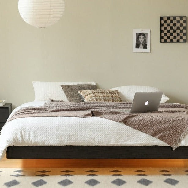 Solid Oak Wood Floating Platform Bed - No Headboard, Black Finish with LED Lights - Perfect for Modern Bedroom & Minimalist Home Decor