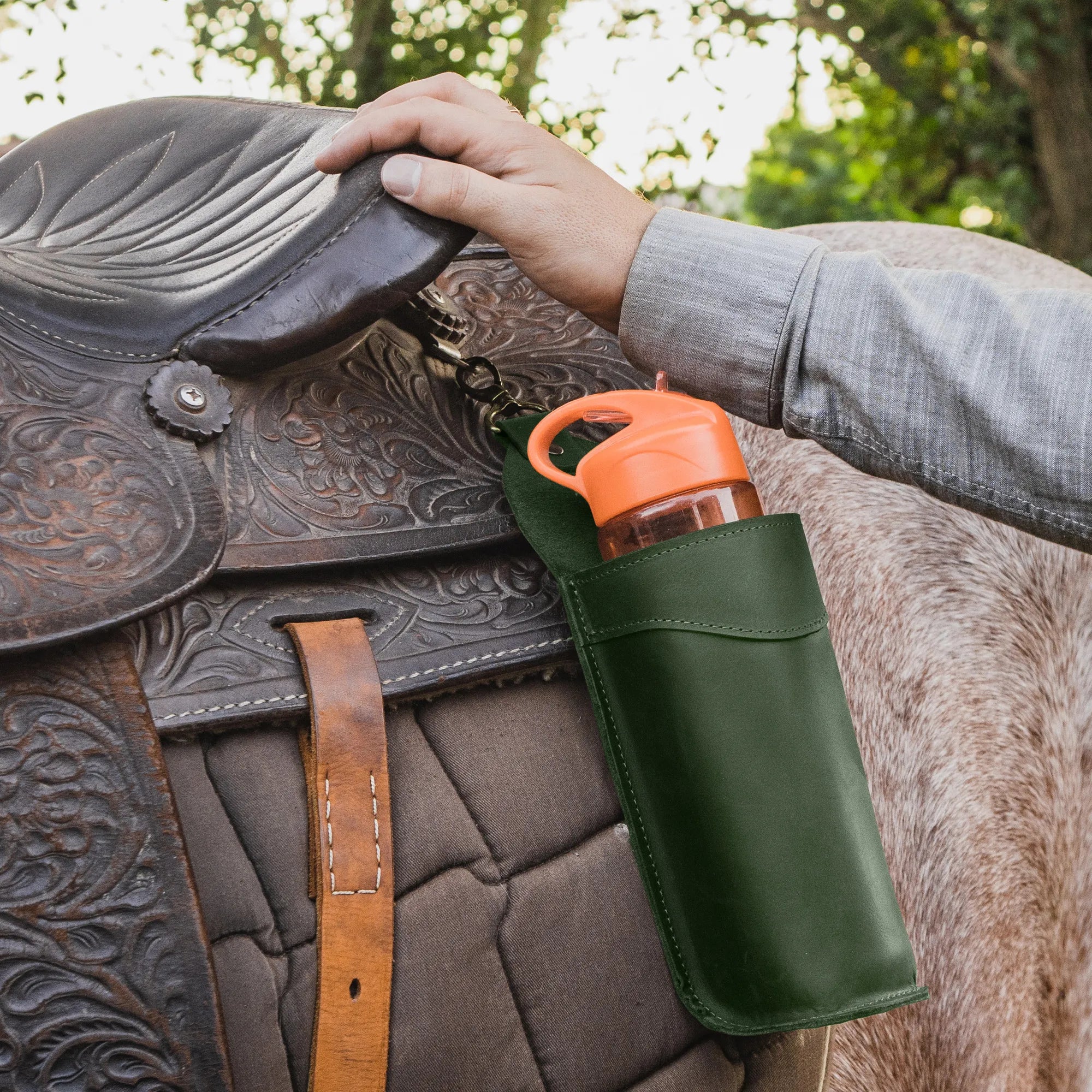 Premium Saddle Bottle Holder for Bikers - Durable & Secure Water Bottle Mount for Cycling, Motorcycle & Horseback Riding - Perfect for Outdoor Sports & Commuting