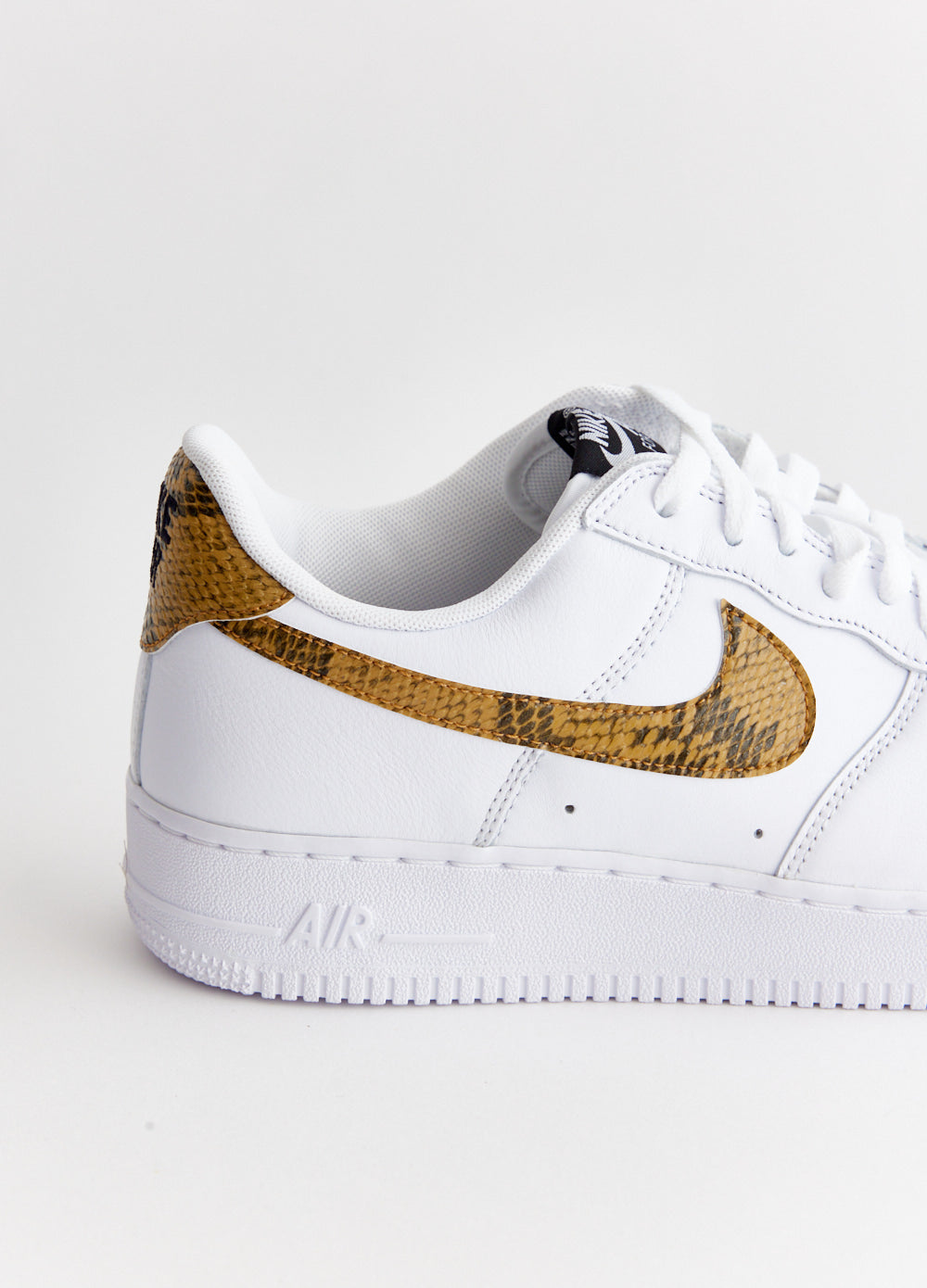 Nike Air Force 1 Low Retro 'Ivory Snake' White Men's Basketball Sneakers - Casual Streetwear & Urban Fashion Shoes for Everyday Wear