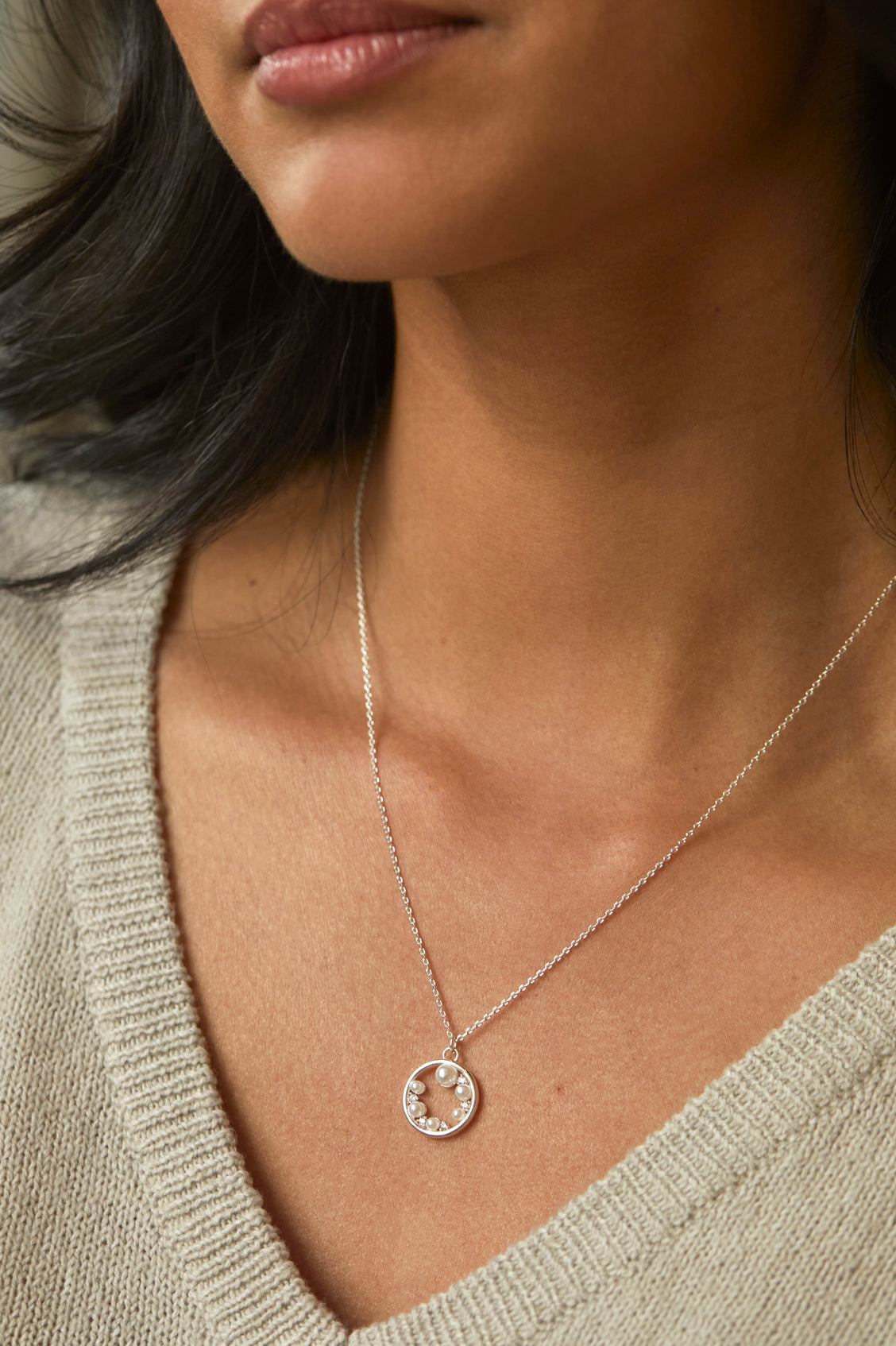Elegant Pearl CZ Cut Out Pendant Necklace for Women - Perfect for Weddings, Parties & Special Occasions