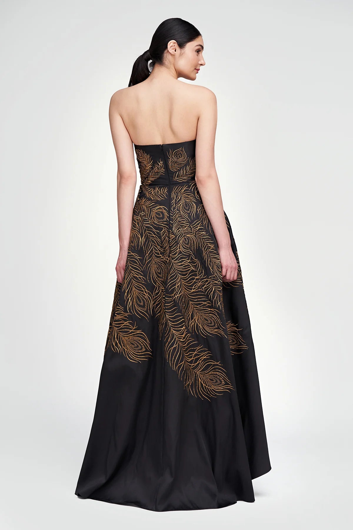 Elegant Black and Gold Feather Embroidered Evening Gown for Women - Perfect for Prom, Gala, and Formal Events