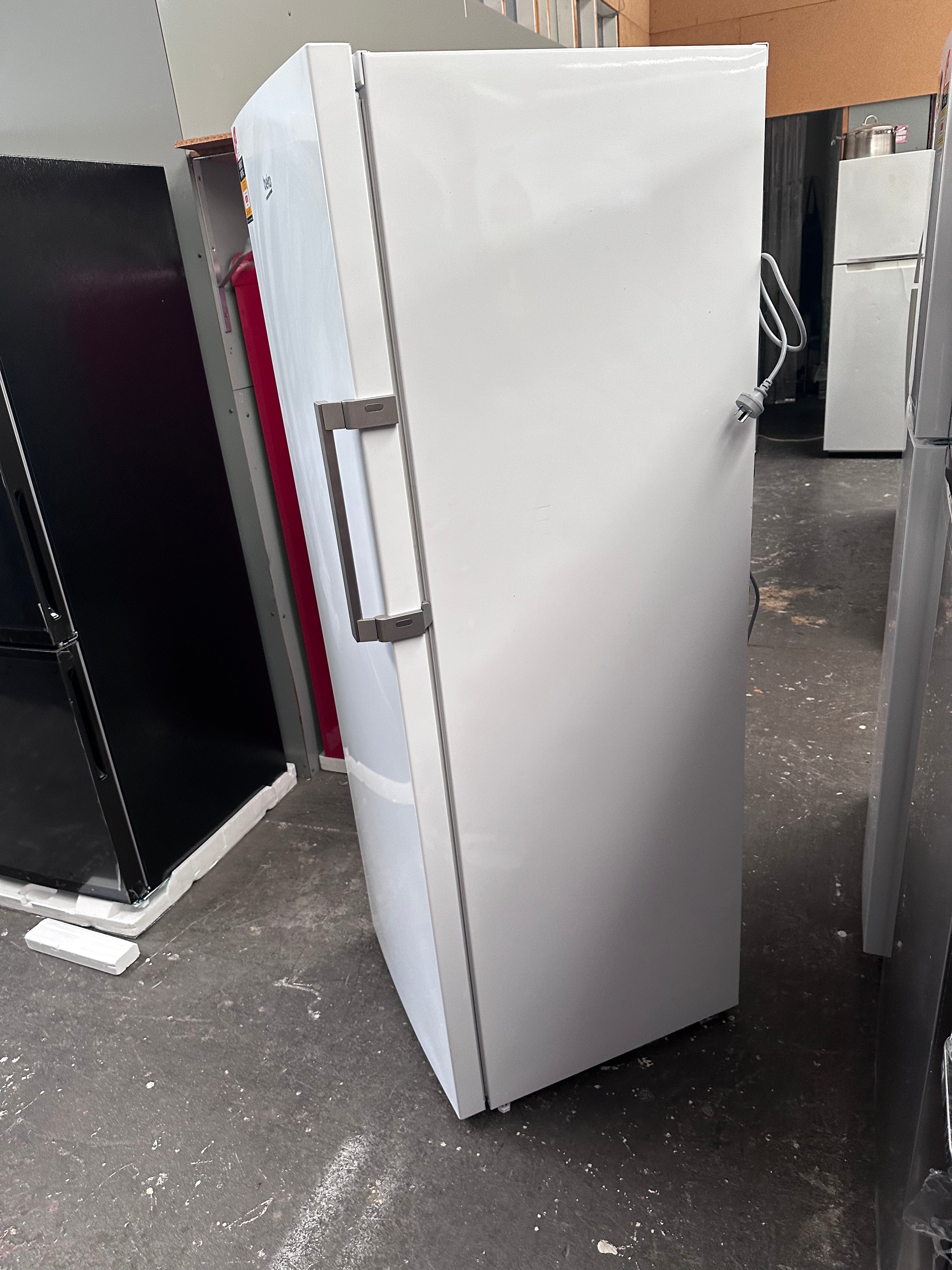 Beko 256L Frost Free Upright Freezer BVF290W - Made in Europe, 12 Month Warranty (Carton Damaged) - Perfect for Home, Restaurant & Commercial Kitchen Storage