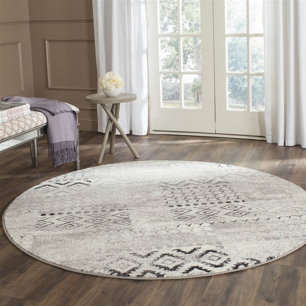 SAFAVIEH Evoke Collection 6' Round Cream & Dark Grey Area Rug - Modern Boho Patchwork Design, Non-Shedding & Durable for Dining Room, Living Room, Bedroom or Entryway | Perfect for Boho Chic Home Decor & High Traffic Areas