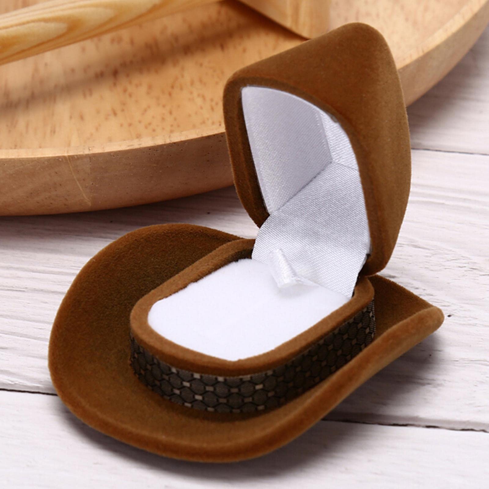 1 Piece Creative Cowboy Hat Shaped Ring Box - Velvet Jewelry Display Case for Rings, Earrings & Small Accessories - Perfect for Jewelry Stores, Gift Packaging & Travel Storage