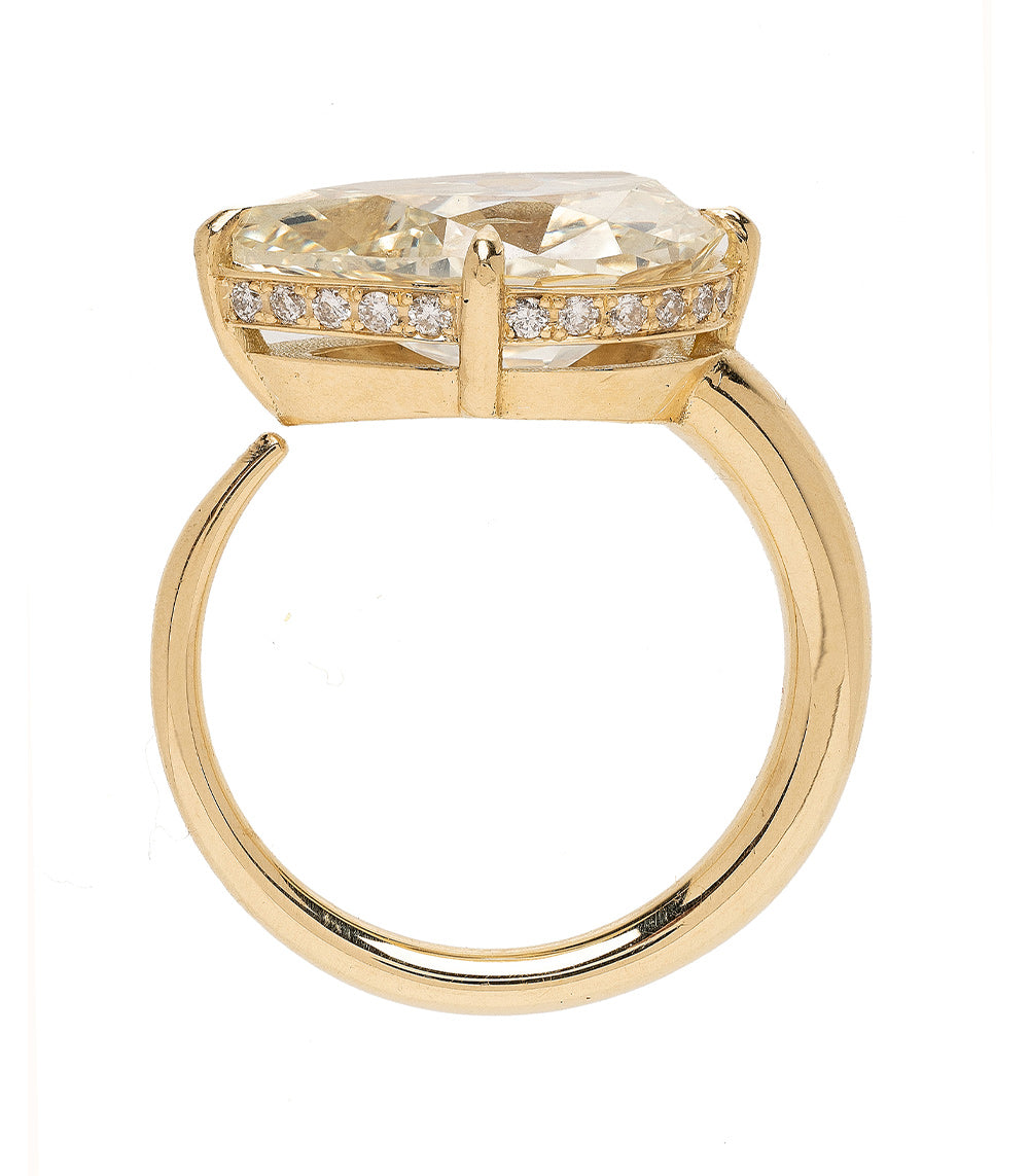 5 Carat Pear-Shaped Champagne Diamond Engagement Ring for Women - Elegant Wedding & Proposal Jewelry Gift