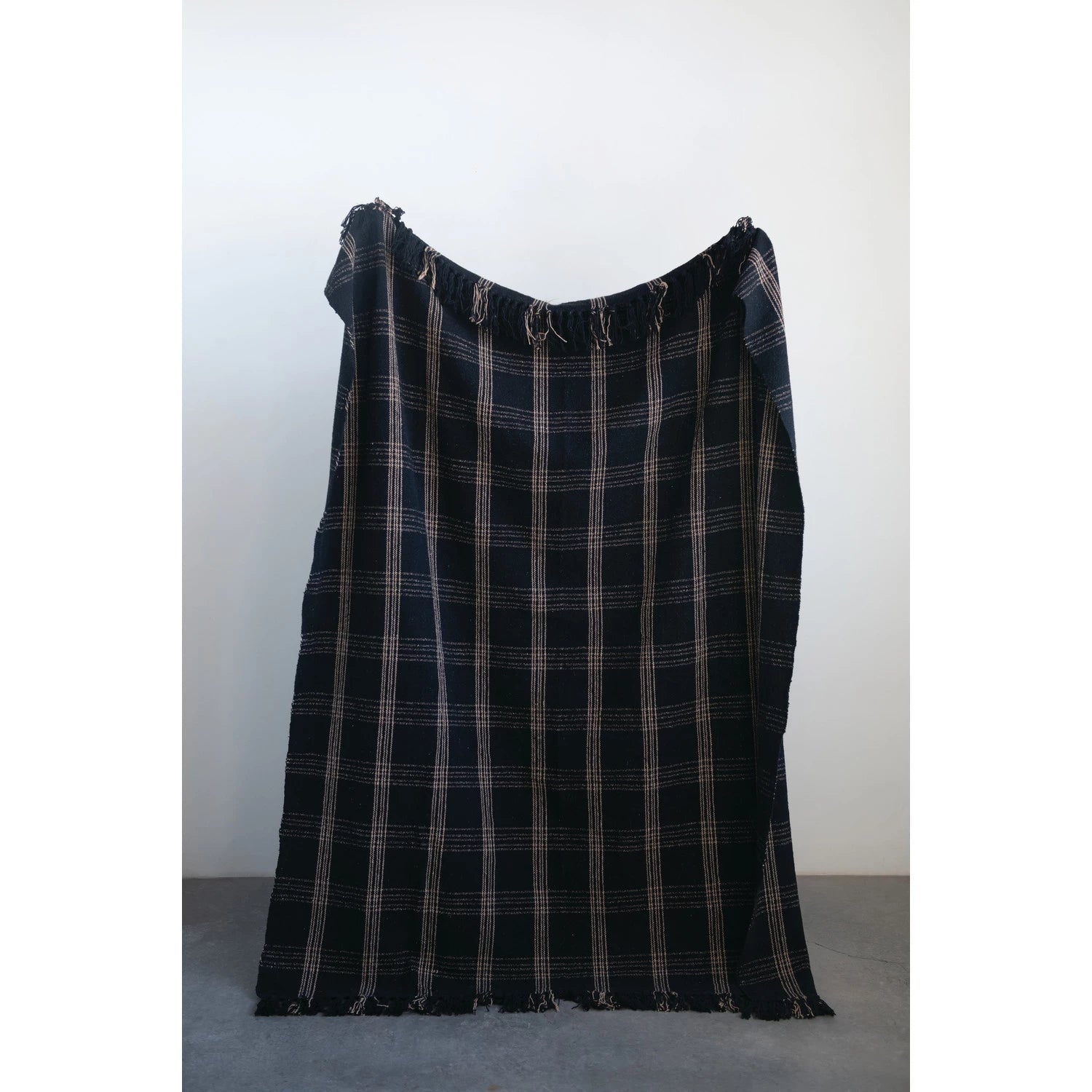 Stylish Black Plaid Throw Blanket - Soft & Cozy for Couch, Bed & Home Decor - Perfect for Winter, Gifts & Relaxation