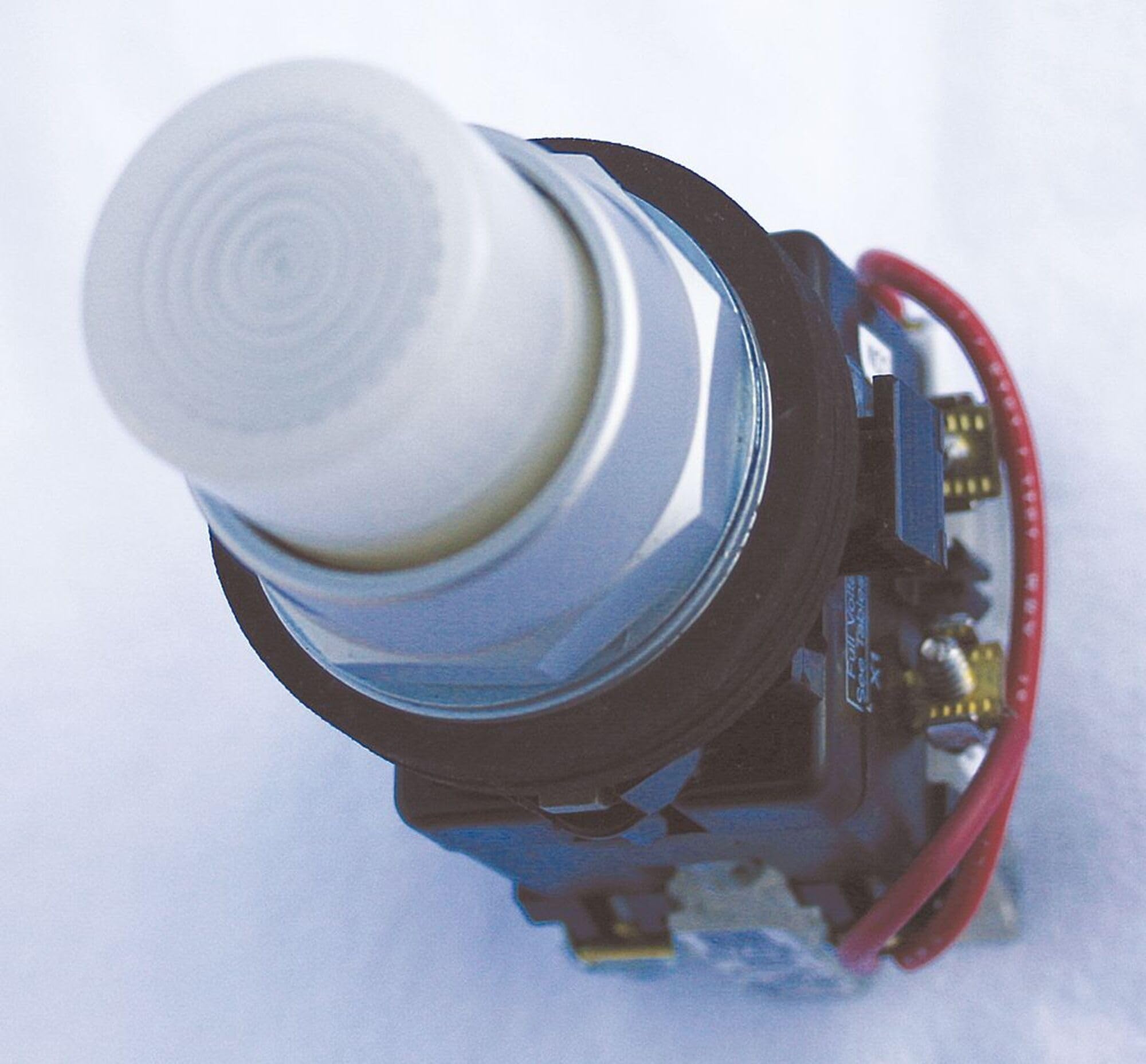 Eaton H4179 30mm White Illuminated Push Button Switch - Perfect for Industrial Control Panels, Machinery, and Automation Systems