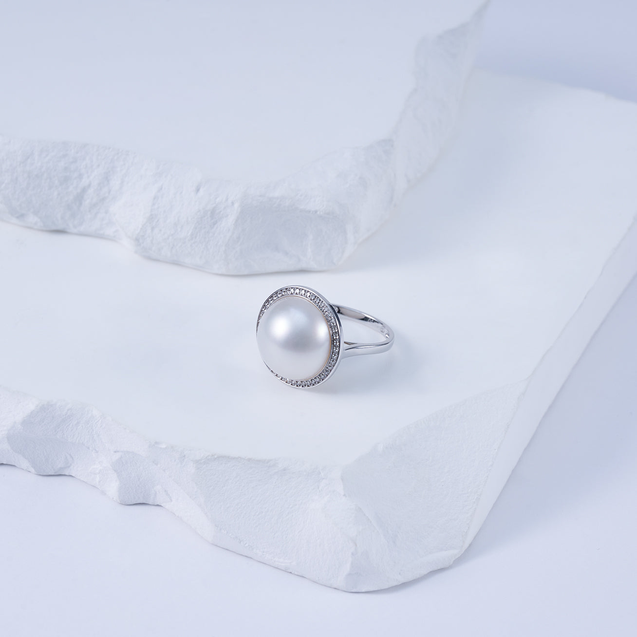 18K White Gold Diamond & Australian Pearl Ring for Women - Elegant Bridal, Engagement, Anniversary Jewelry Gift KR00129
