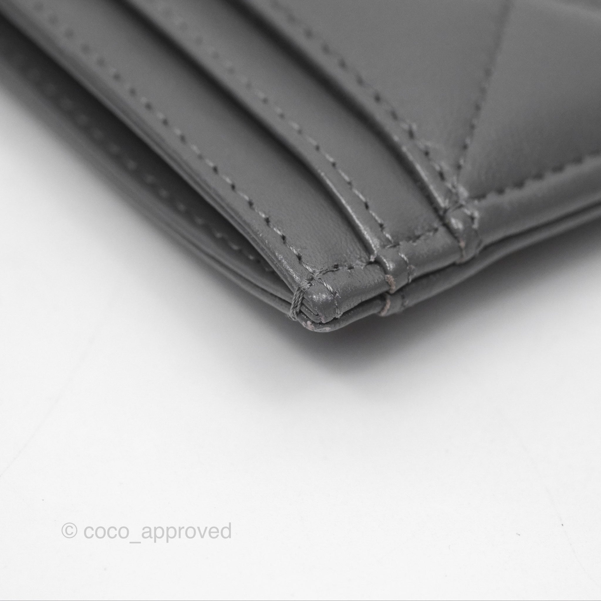Chanel 19 Quilted Grey Leather Card Holder with Silver Hardware - Luxury Compact Wallet for Everyday Use & Travel