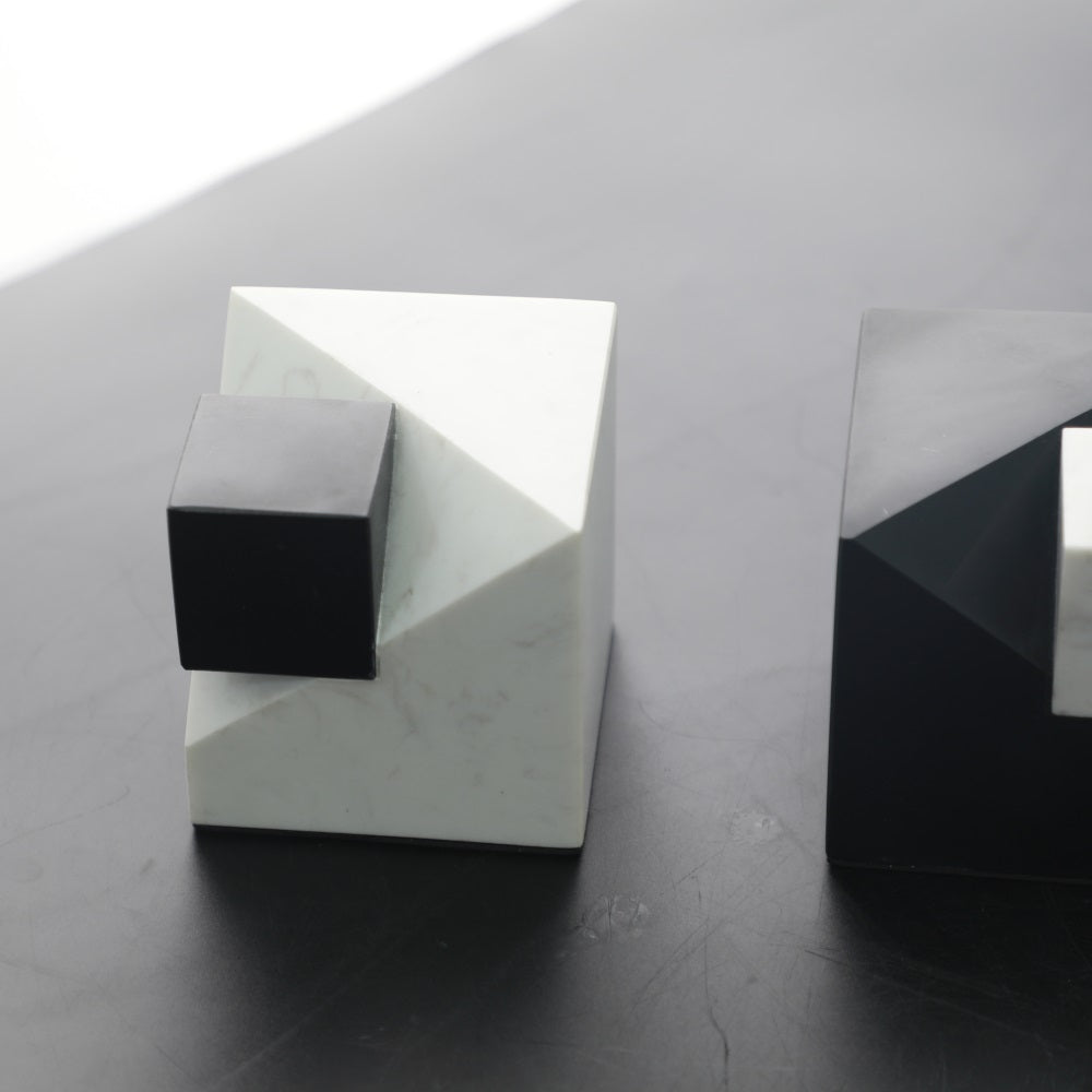 White Marble Desk Decor - 10x10x10cm Elegant Office Ornament for Home & Workspace - Perfect for Feng Shui, Gift Giving & Modern Interior Design