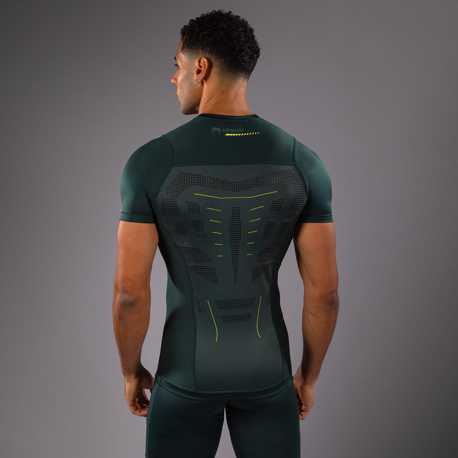 Venum Technical 3.0 Short Sleeve Rashguard - MMA BJJ Training Shirt for Men - Moisture Wicking & UV Protection - Forest Green - Perfect for MMA, Brazilian Jiu-Jitsu & Combat Sports Training