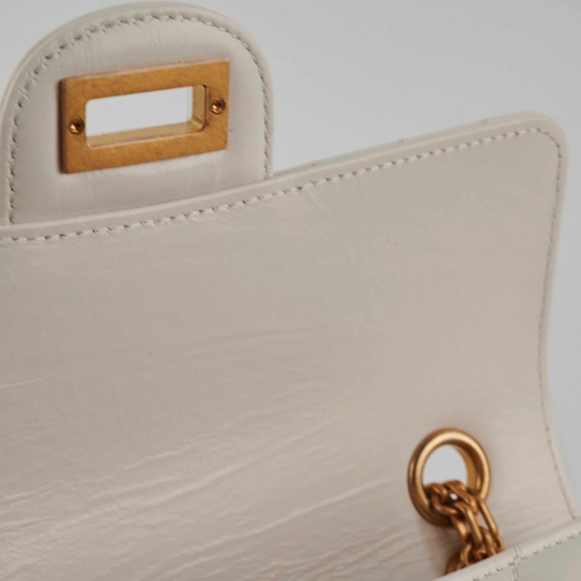 Chanel Mini 2.55 Chevron White Leather Crossbody Bag with Microchip - Luxury Designer Handbag for Women, Perfect for Date Night & Special Occasions